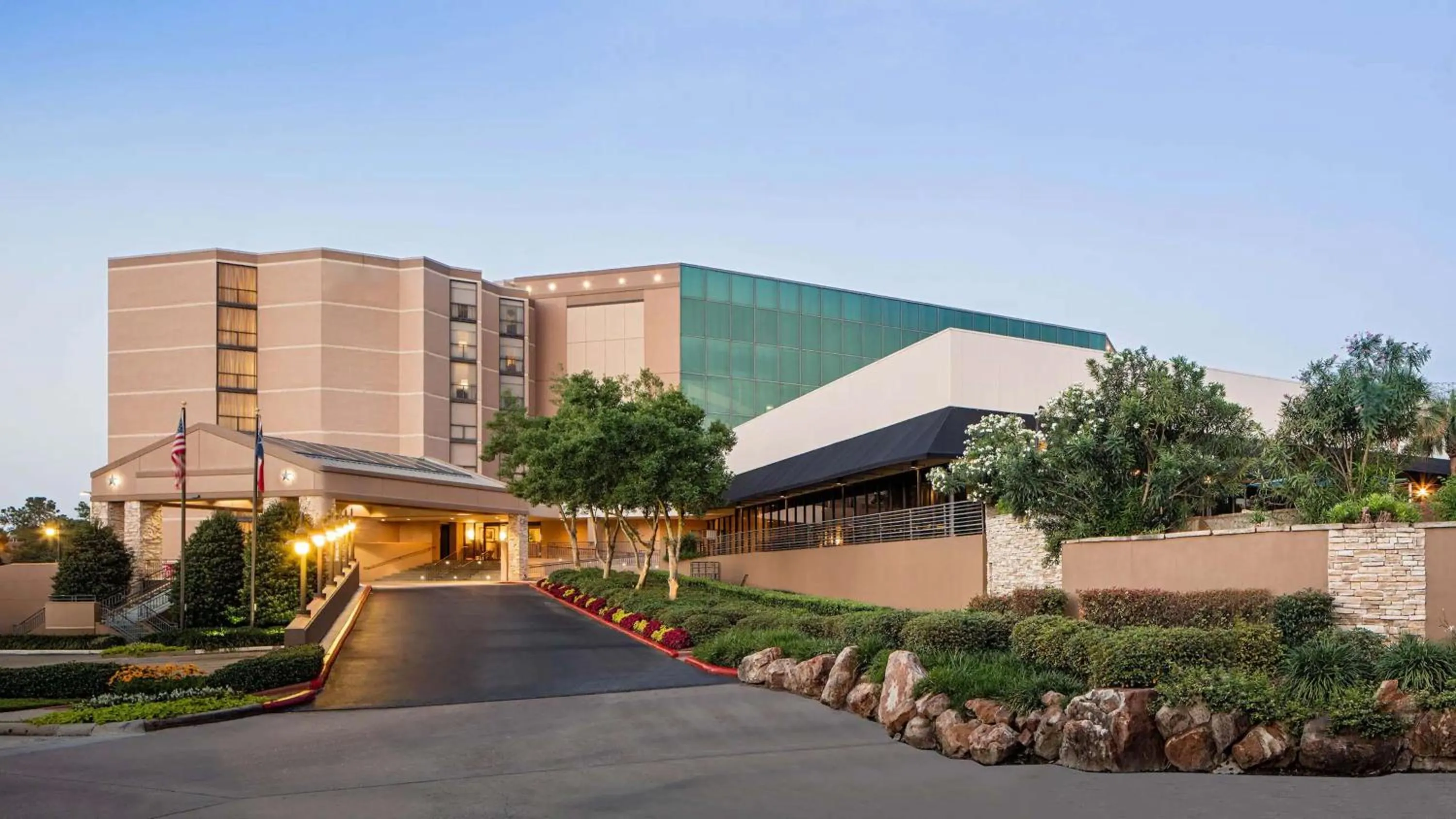 Property building in Sonesta Hotel Houston IAH Airport