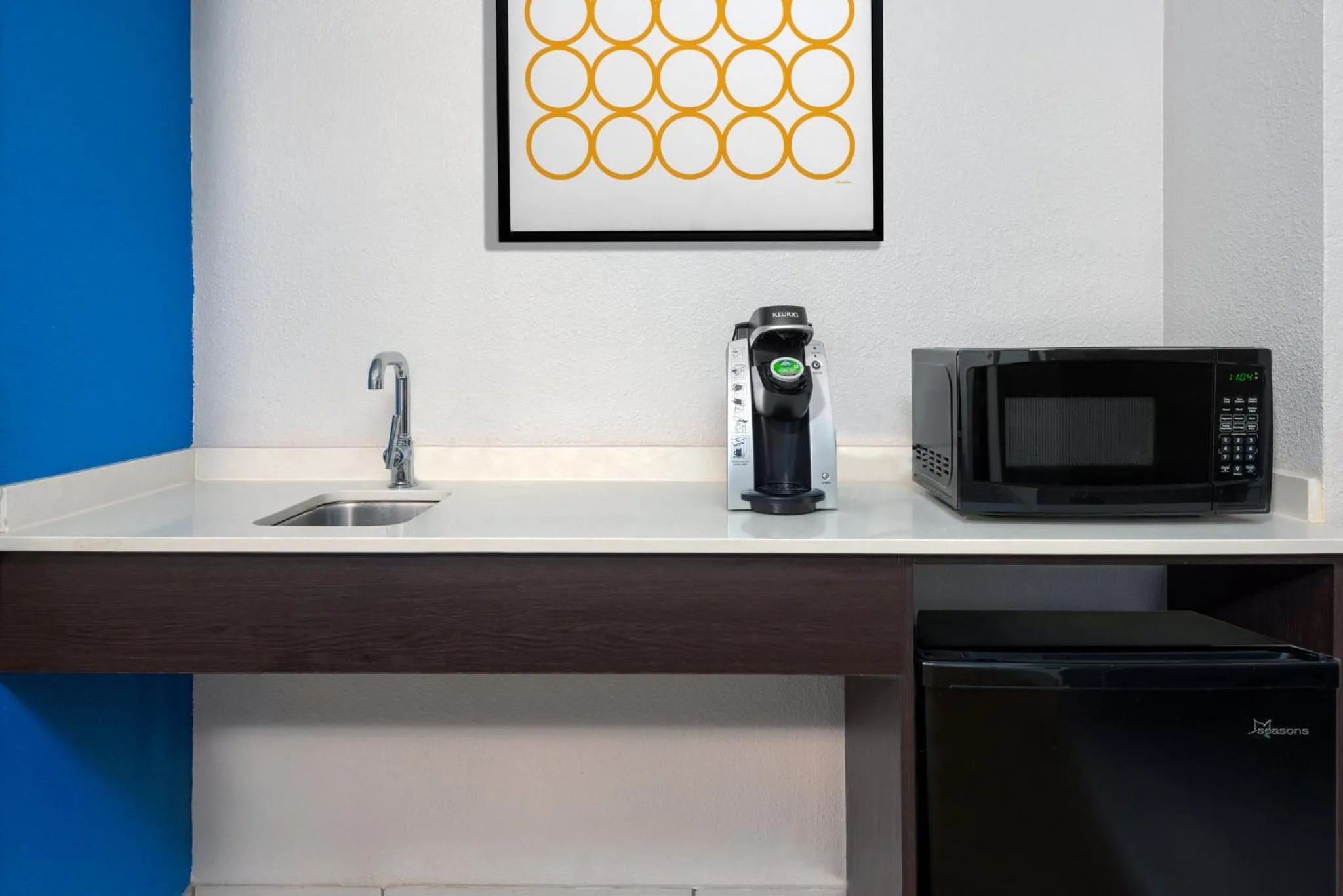 Photo of the whole room in Holiday Inn Express Miami Airport Doral Area by IHG