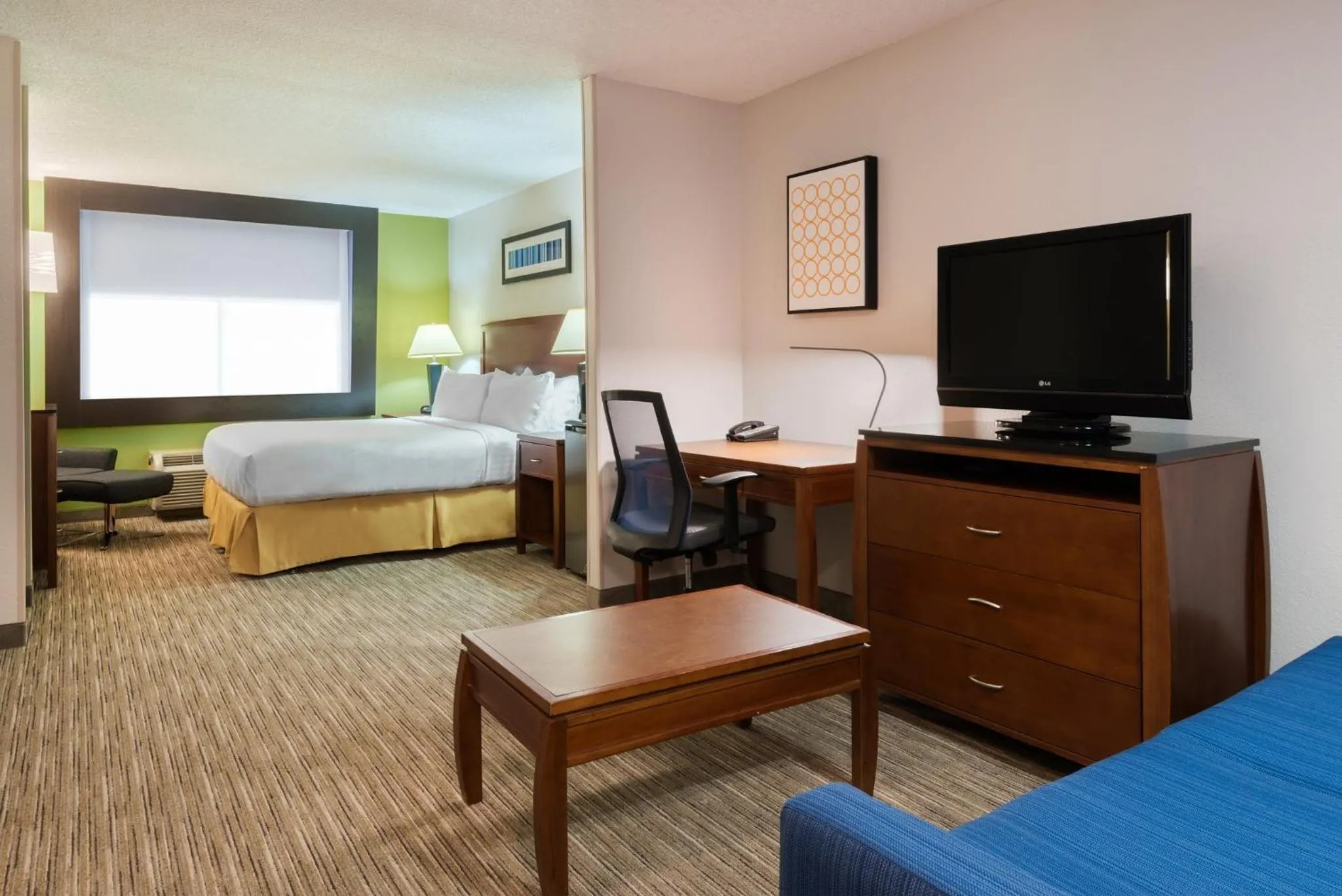 Photo of the whole room, Bed in Holiday Inn Express Miami Airport Doral Area by IHG
