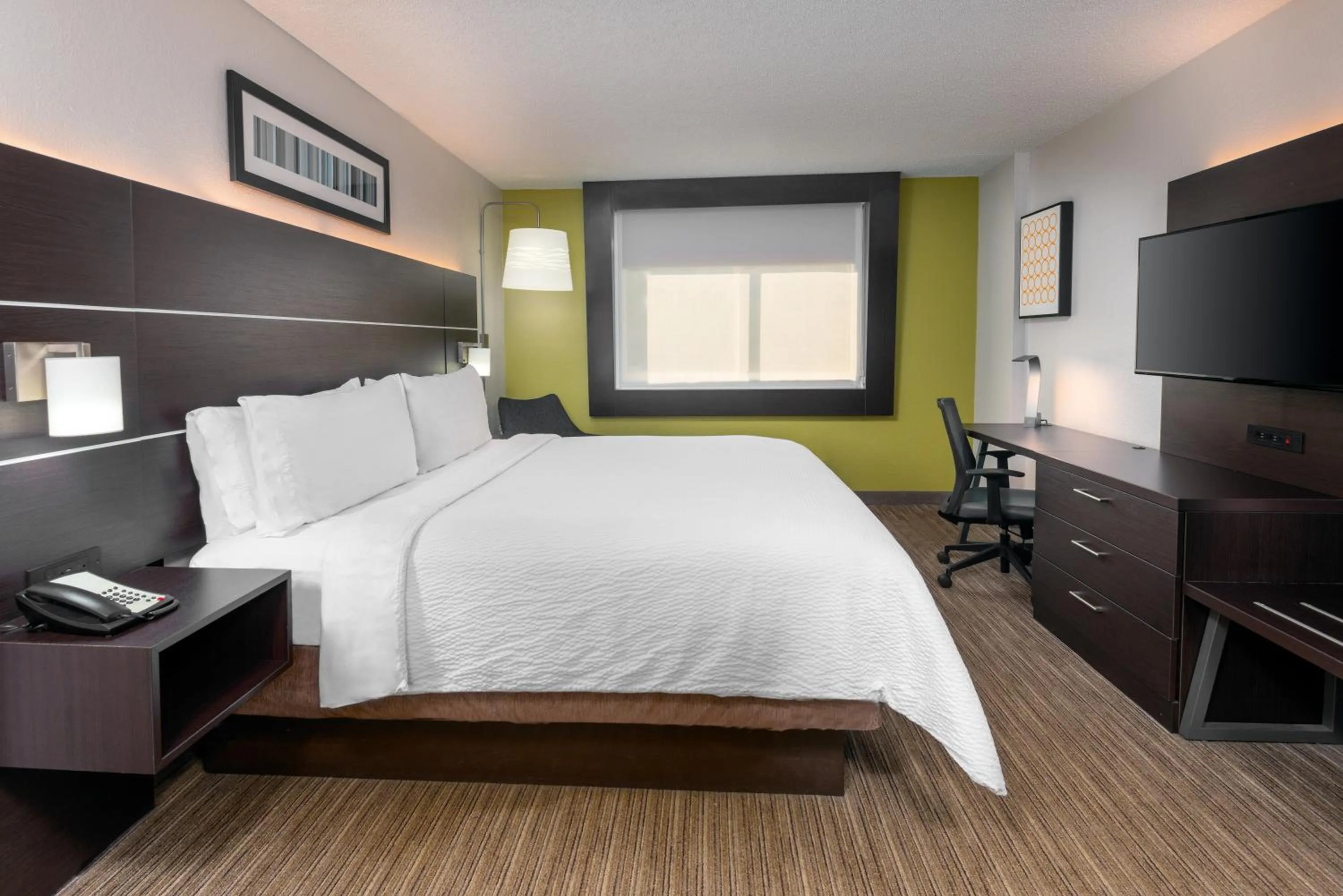 Bed in Holiday Inn Express Miami Airport Doral Area by IHG