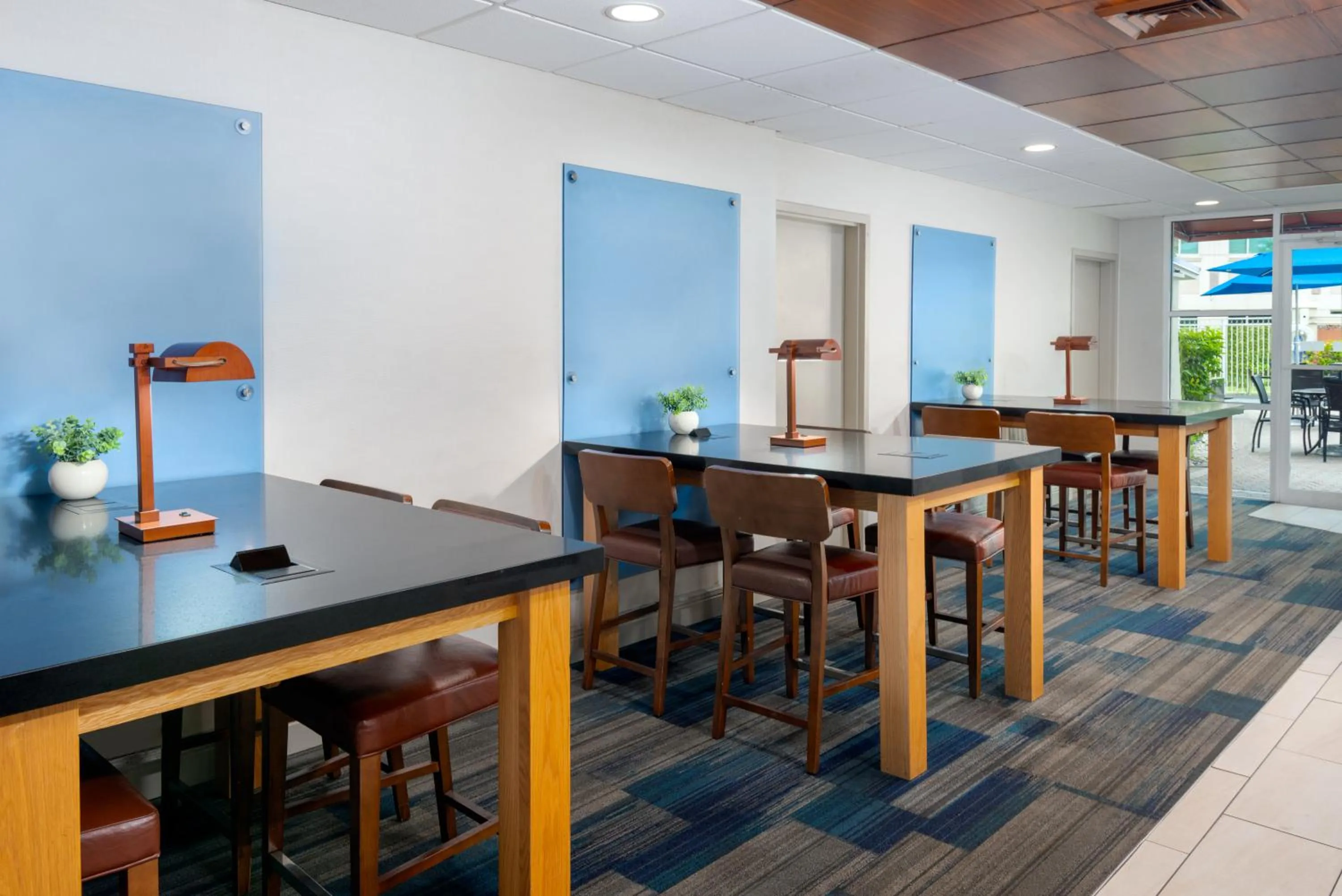 Dining area in Holiday Inn Express Miami Airport Doral Area by IHG