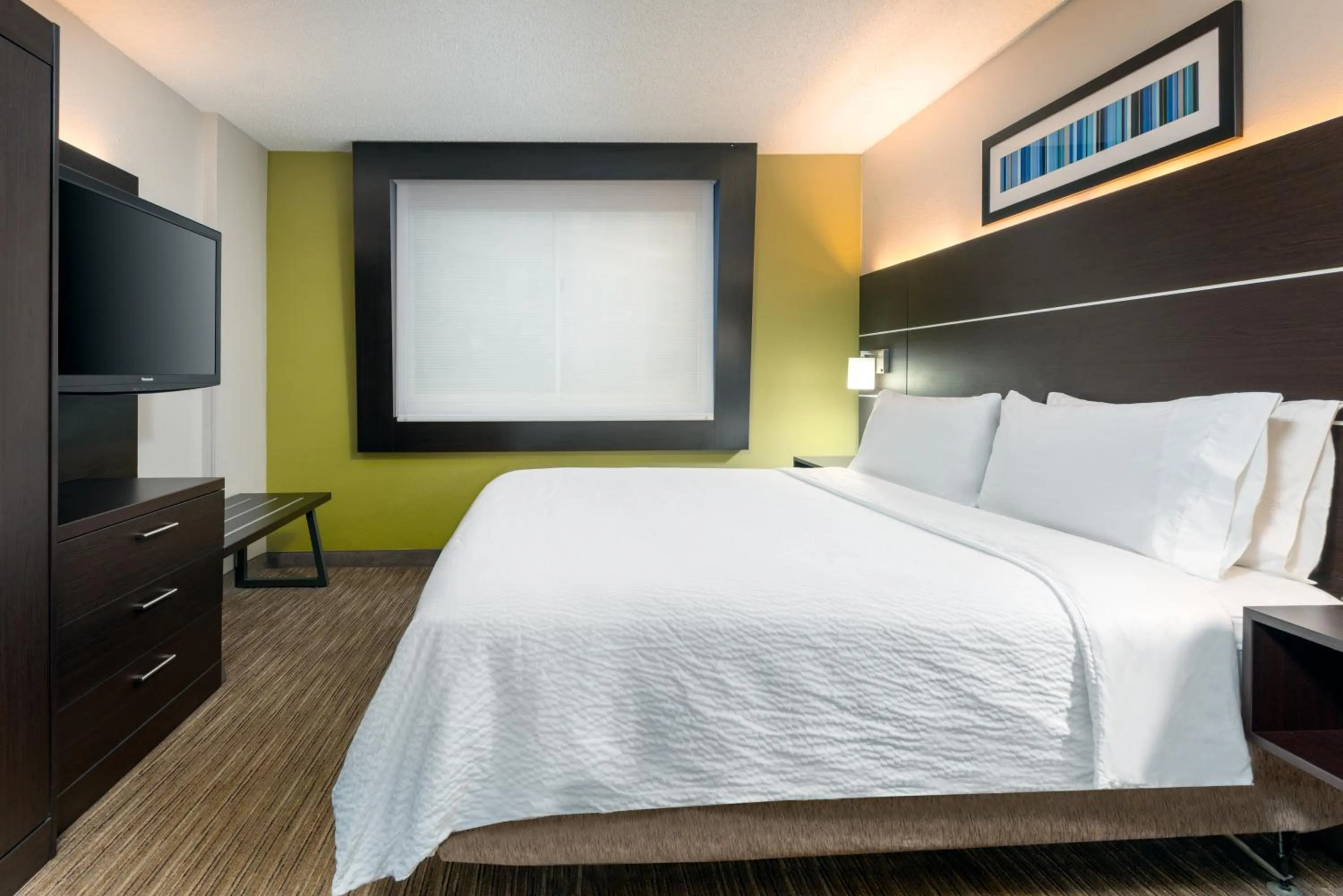 Bed in Holiday Inn Express Miami Airport Doral Area by IHG