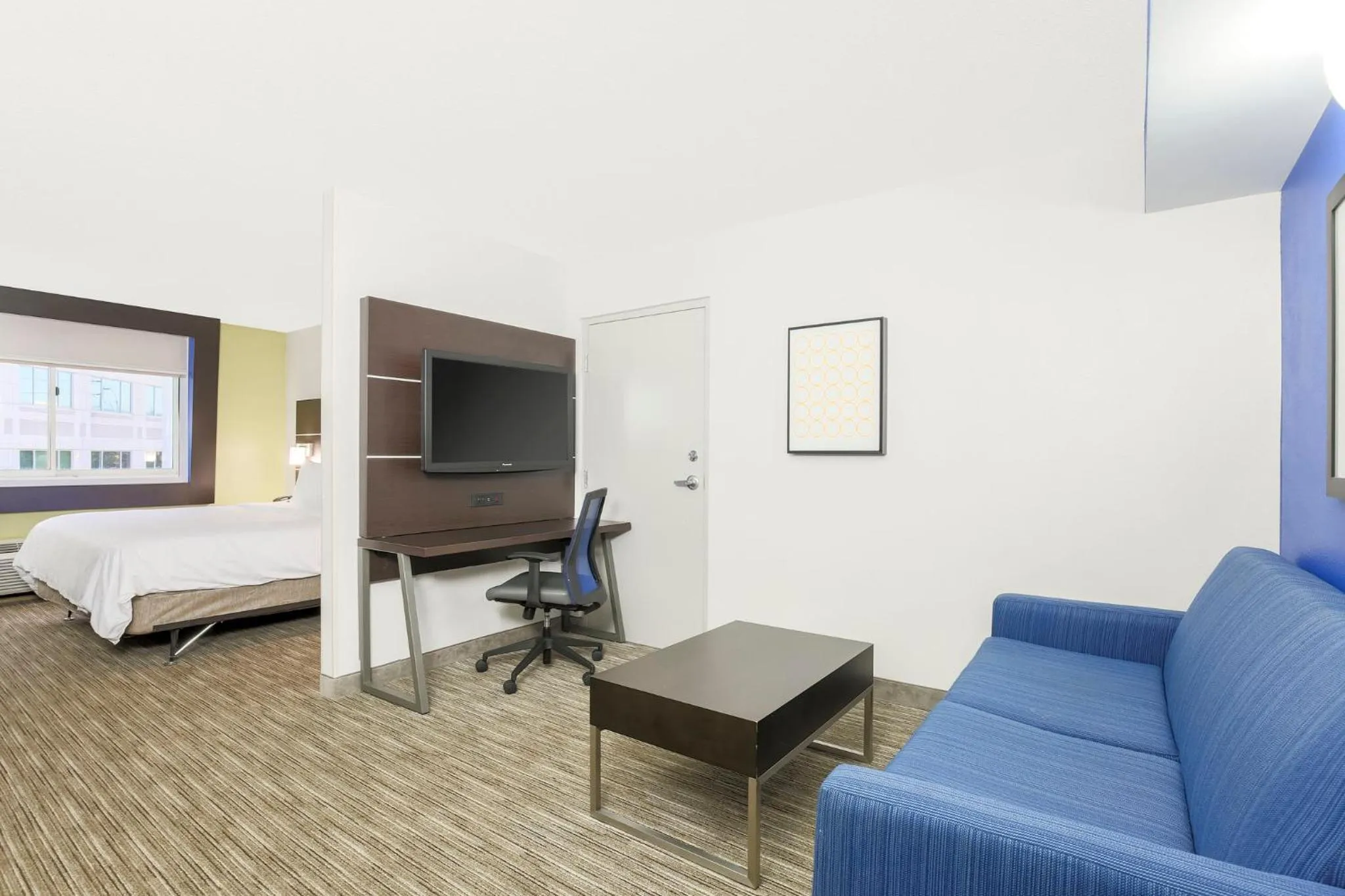 Photo of the whole room, Bed in Holiday Inn Express Miami Airport Doral Area by IHG