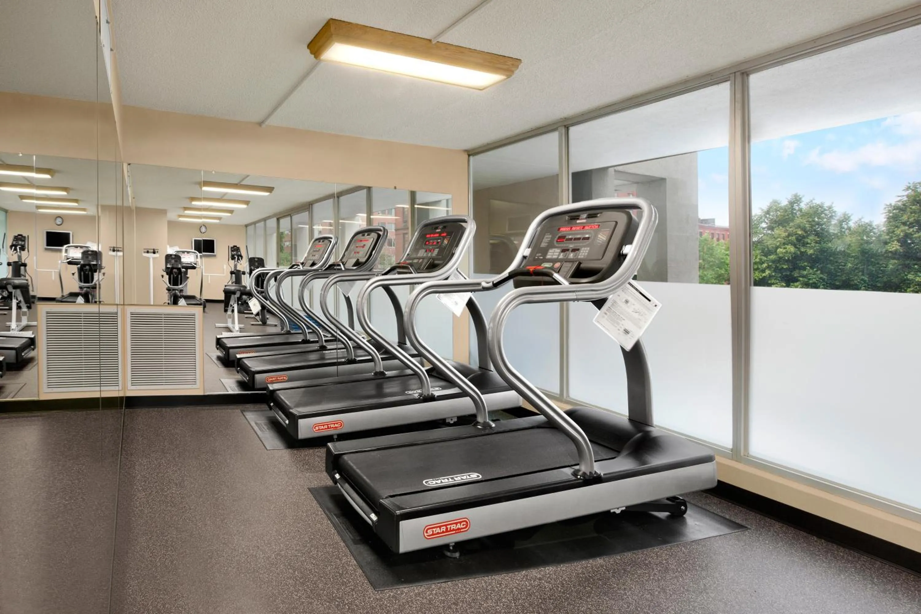 Fitness centre/facilities in Wyndham Boston Beacon Hill