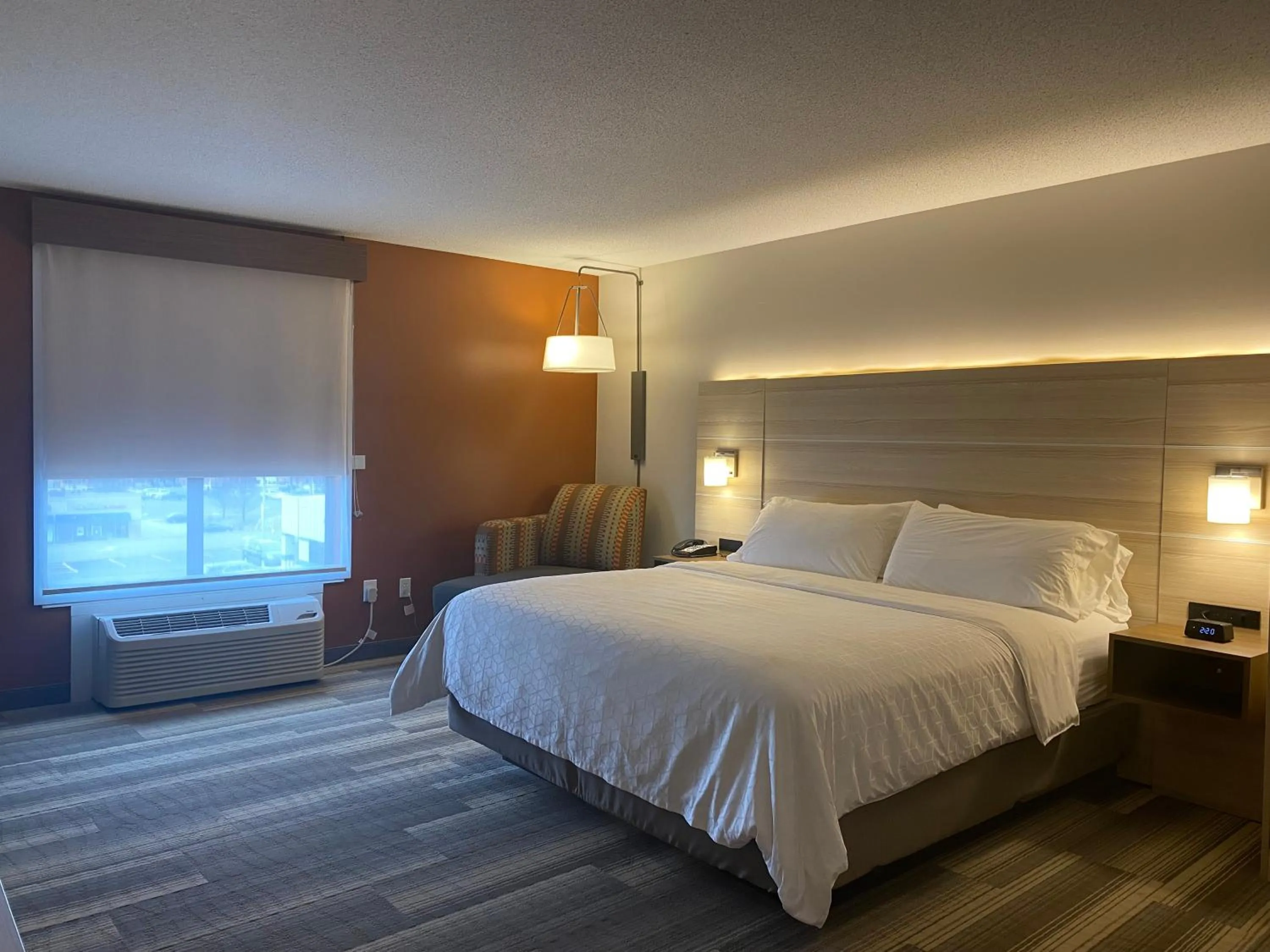Bed in Holiday Inn Express & Suites La Porte by IHG