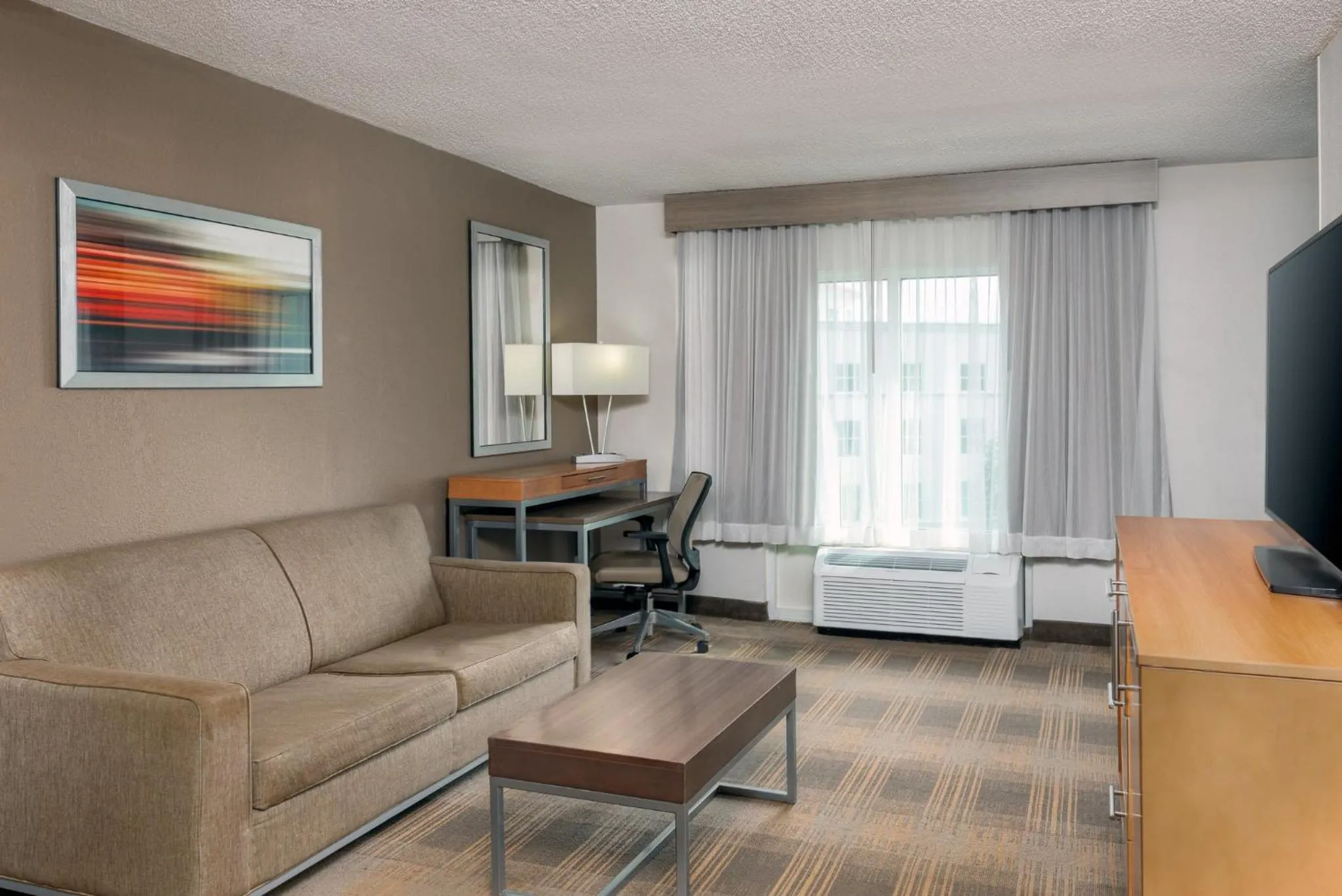 Photo of the whole room in Holiday Inn Miami-Doral Area by IHG