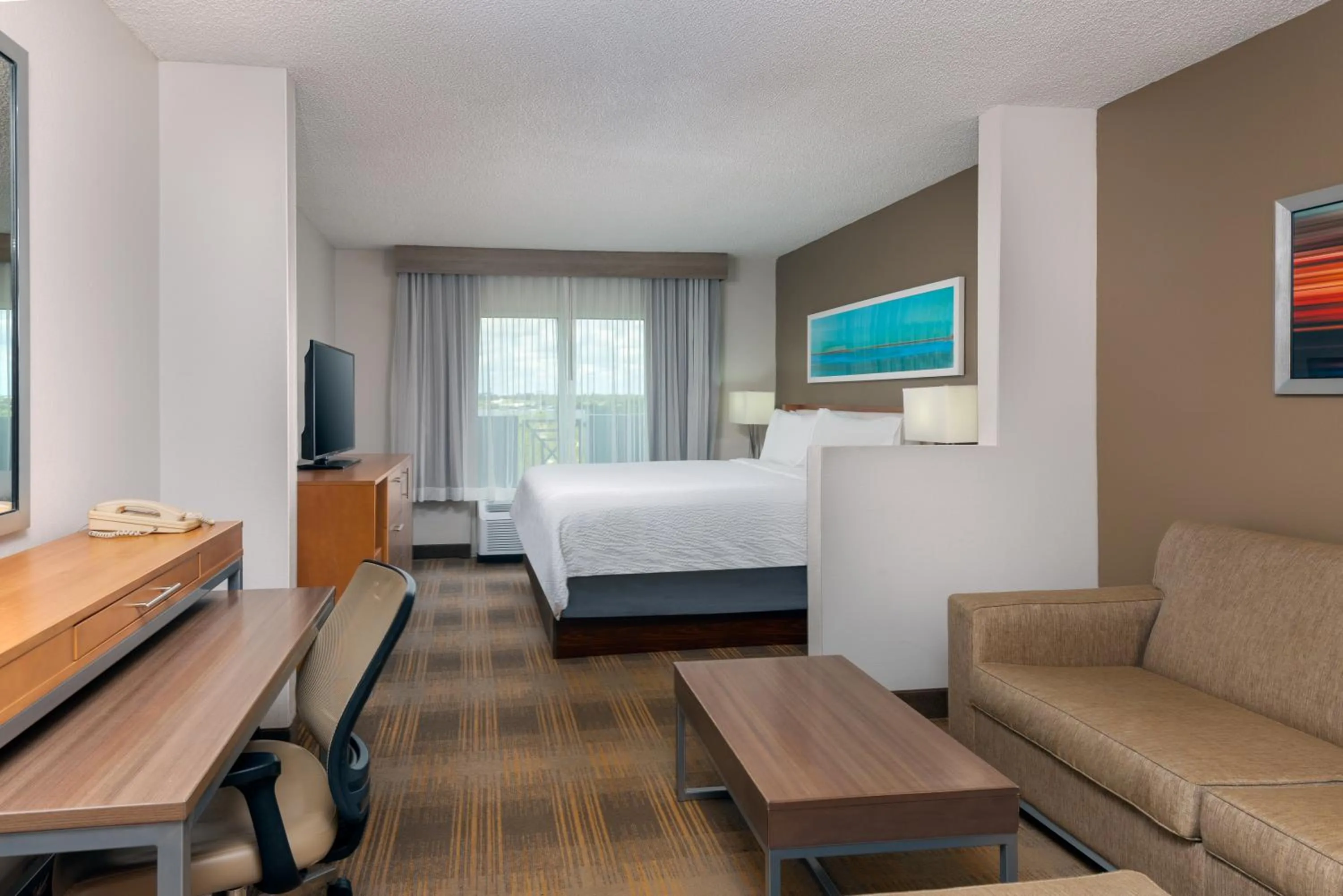 Bed in Holiday Inn Miami-Doral Area by IHG