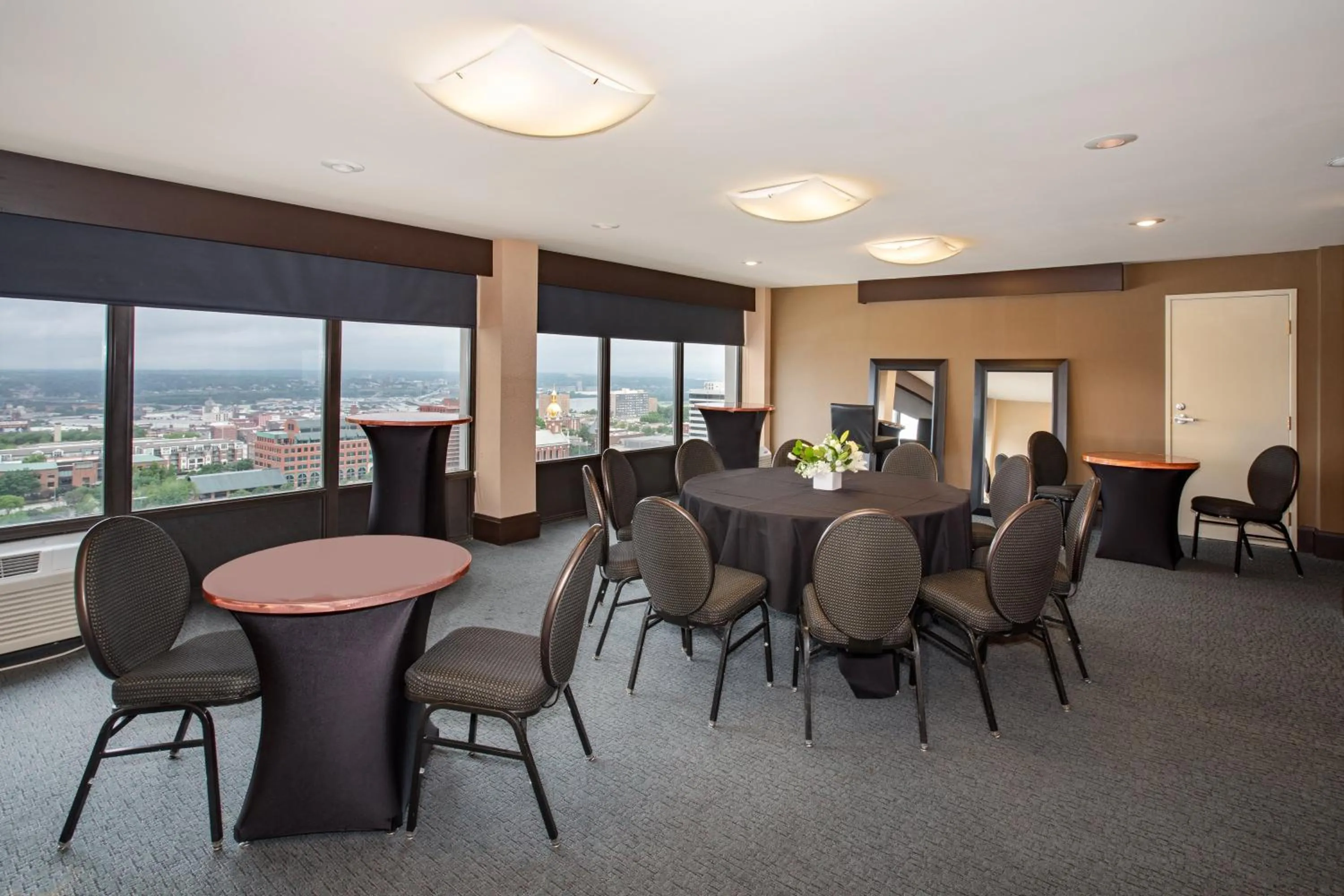 Meeting/conference room in Crowne Plaza Kansas City Downtown by IHG