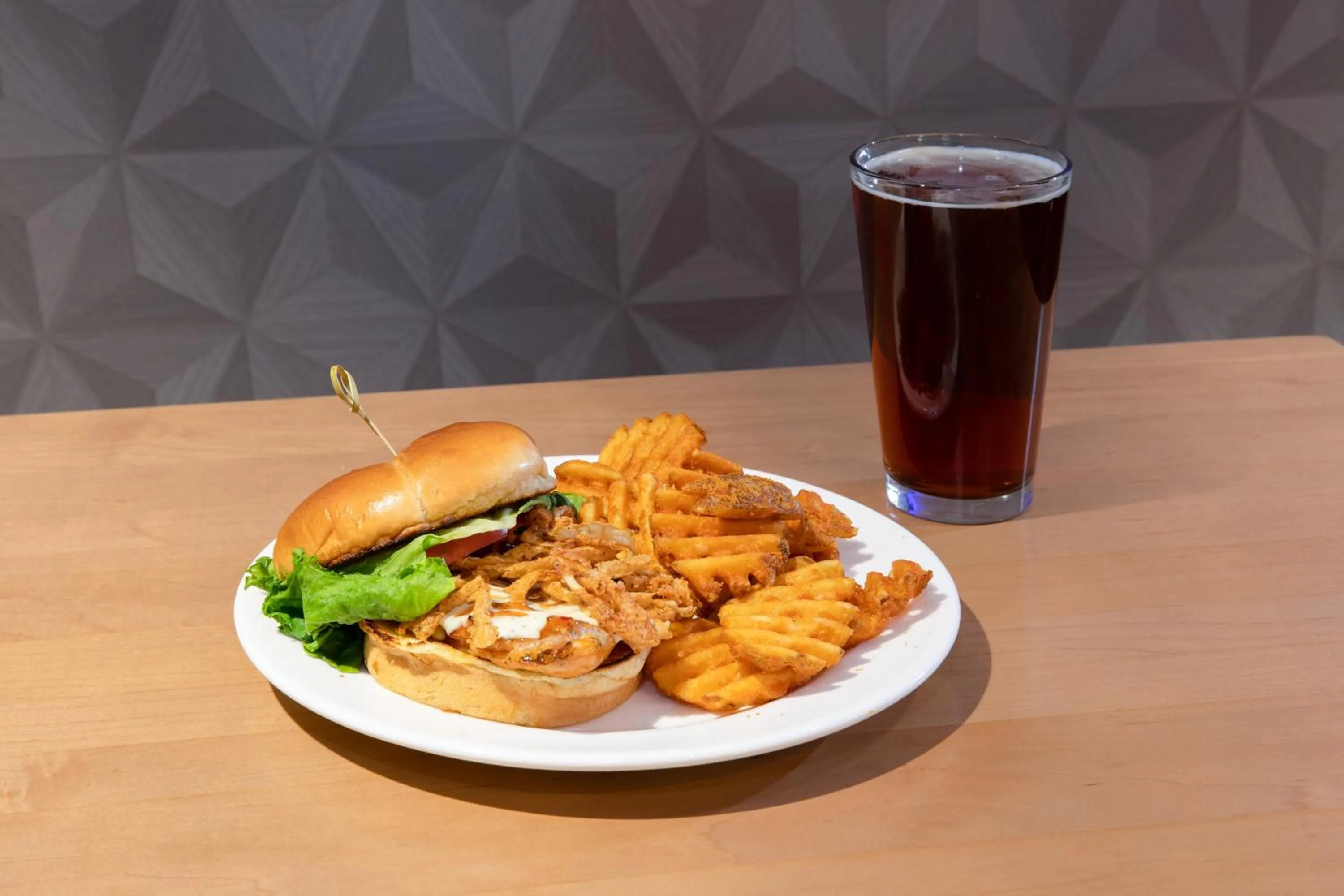 Restaurant/places to eat in Crowne Plaza Kansas City Downtown by IHG