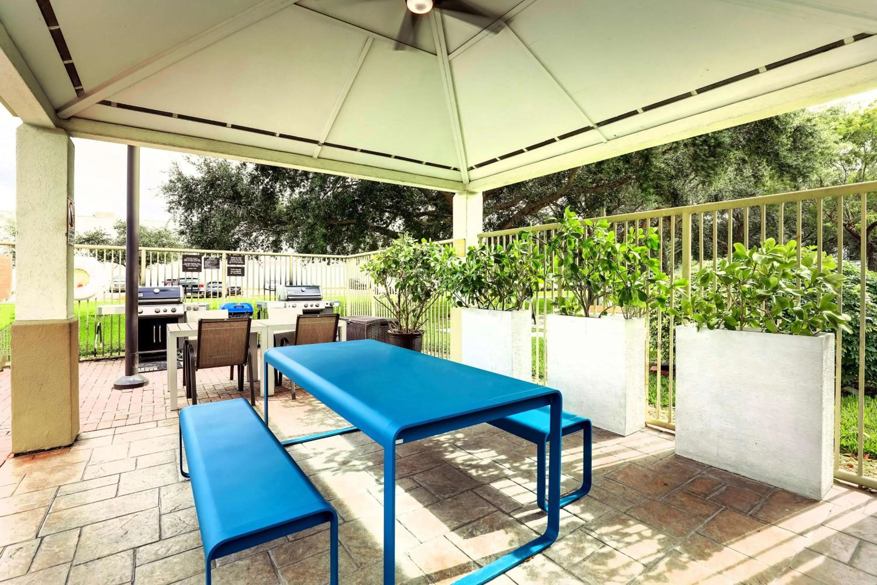 Patio in Sonesta Simply Suites Miami Airport Doral