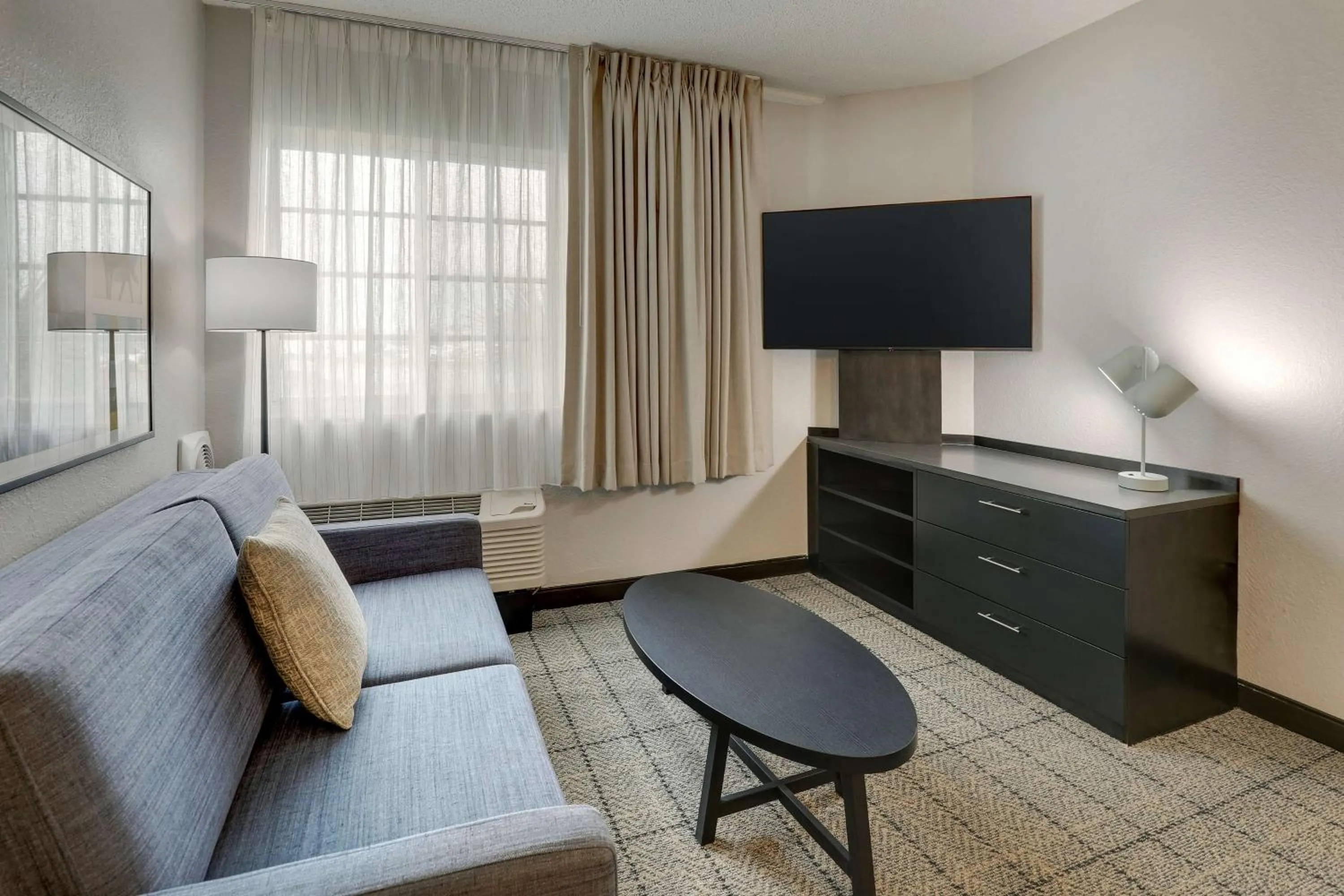 Photo of the whole room in Sonesta Simply Suites Miami Airport Doral