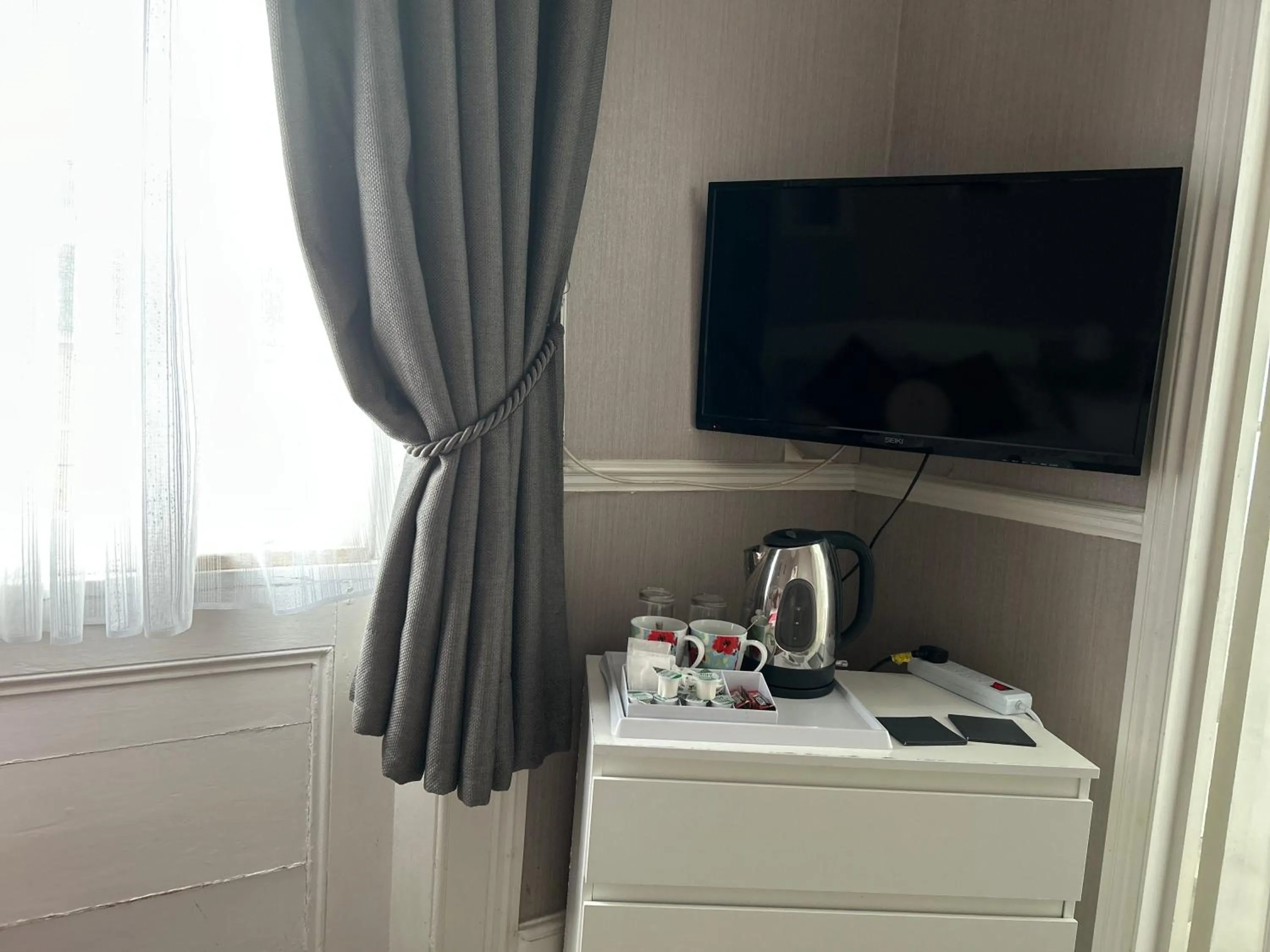 TV and multimedia in Spring Garden Guest House