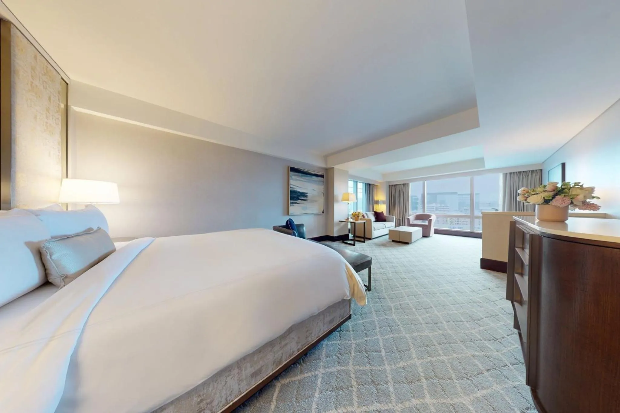 Photo of the whole room, Bed in InterContinental Boston by IHG