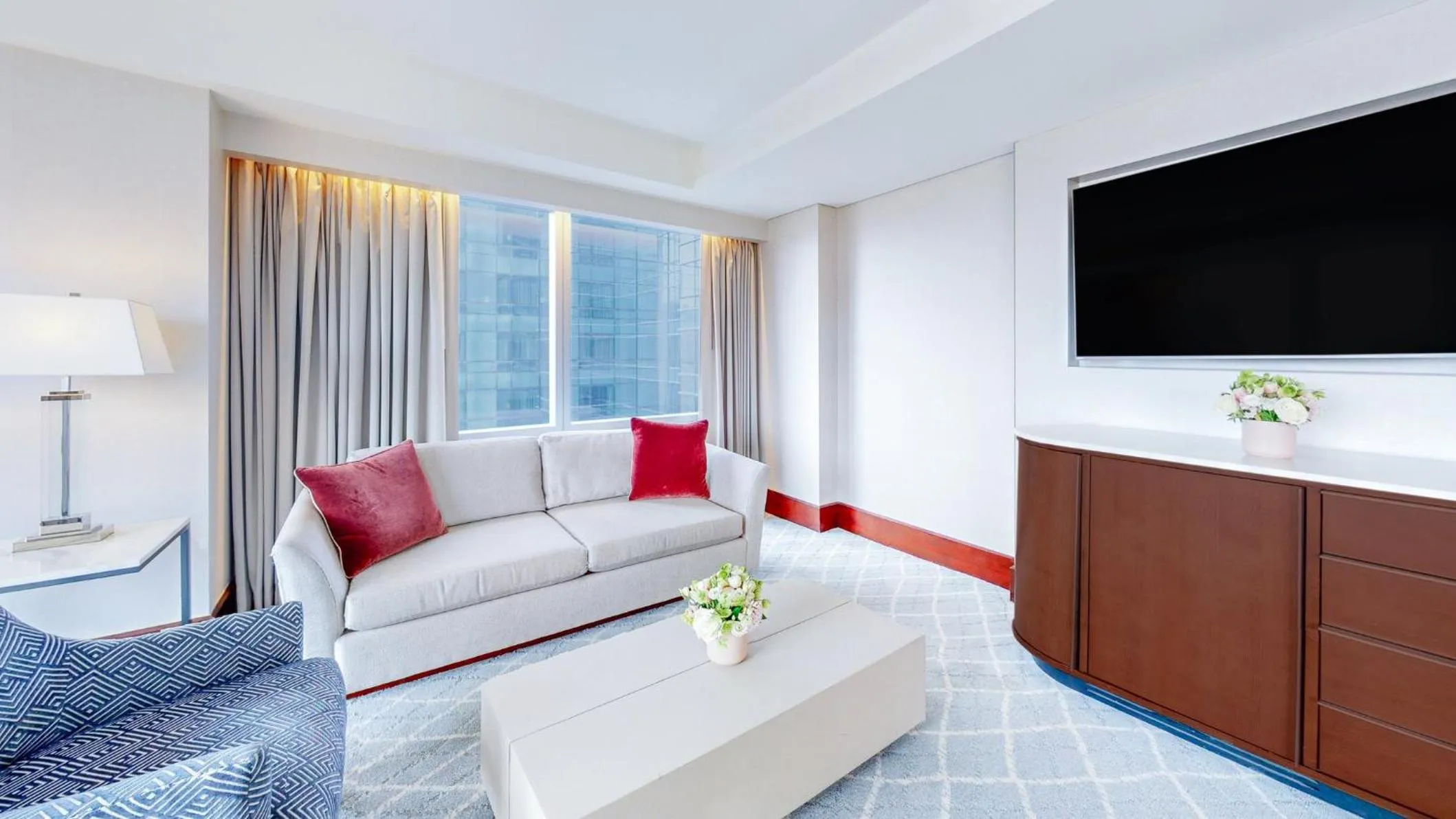 Photo of the whole room in InterContinental Boston by IHG