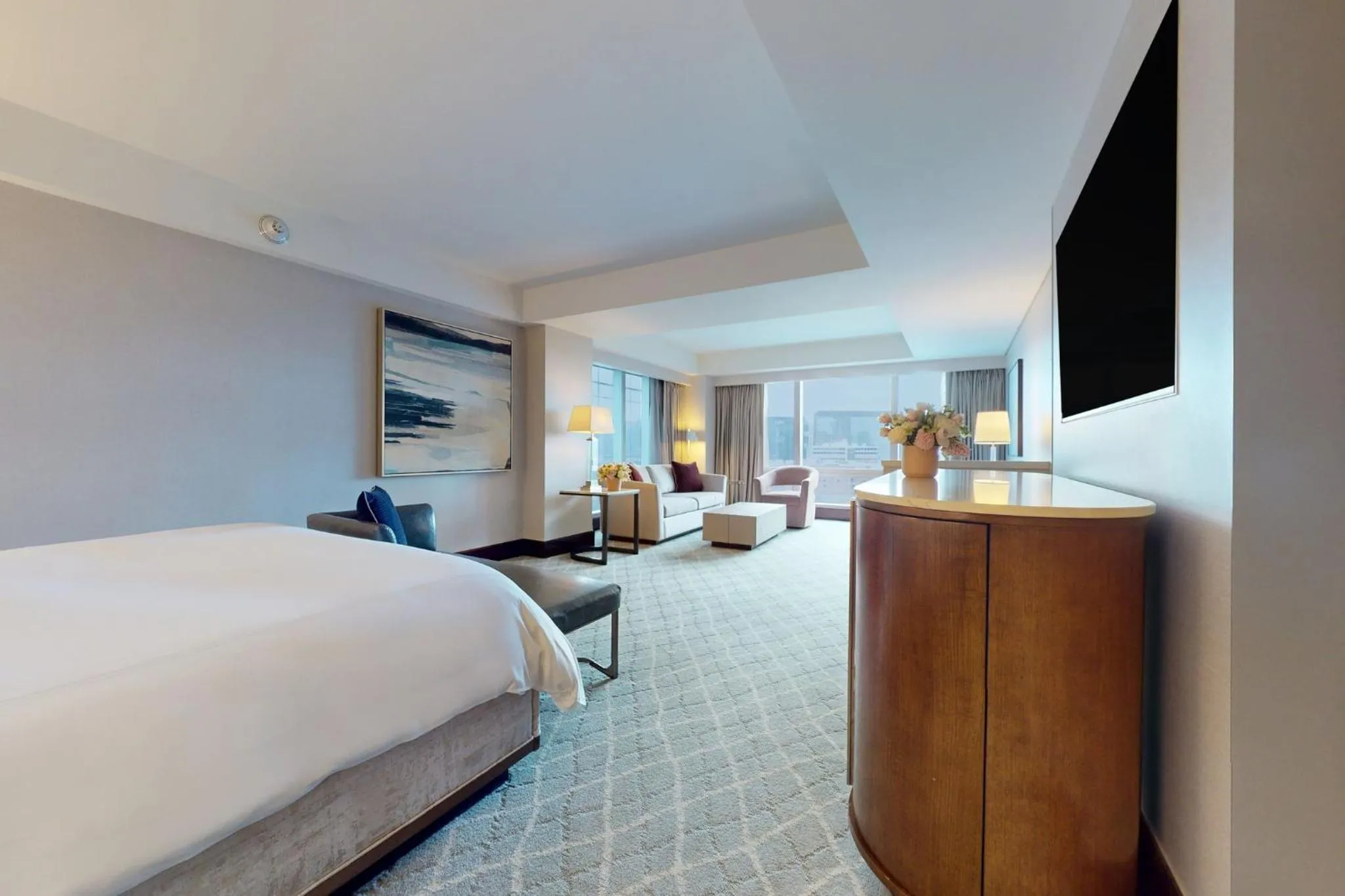 Photo of the whole room, Bed in InterContinental Boston by IHG