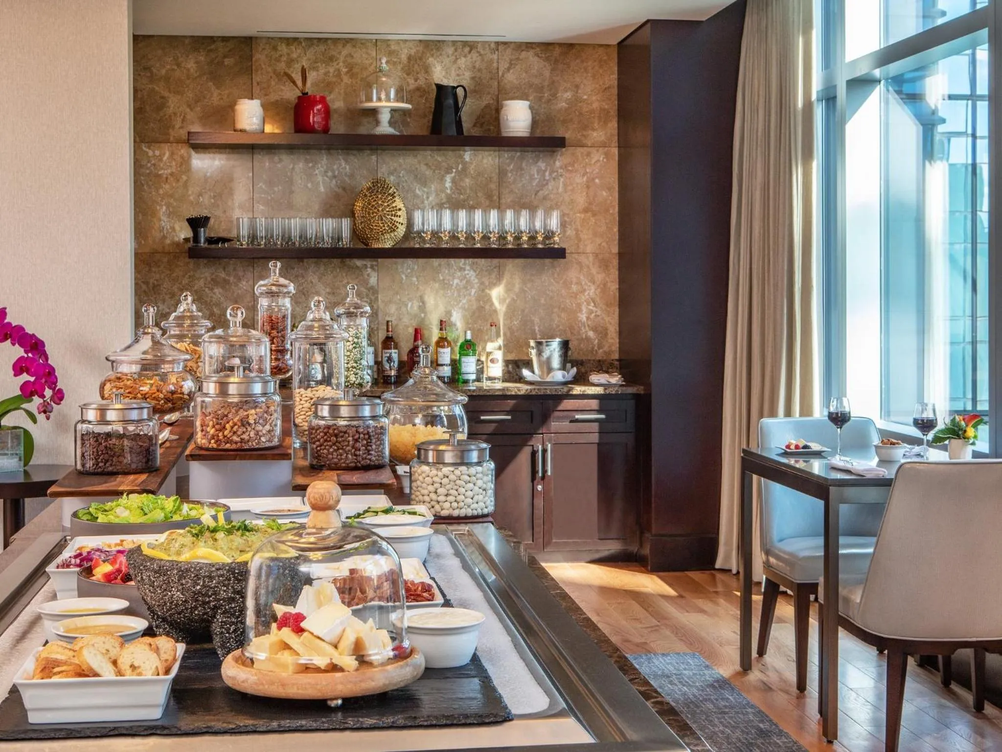 Photo of the whole room in InterContinental Boston by IHG