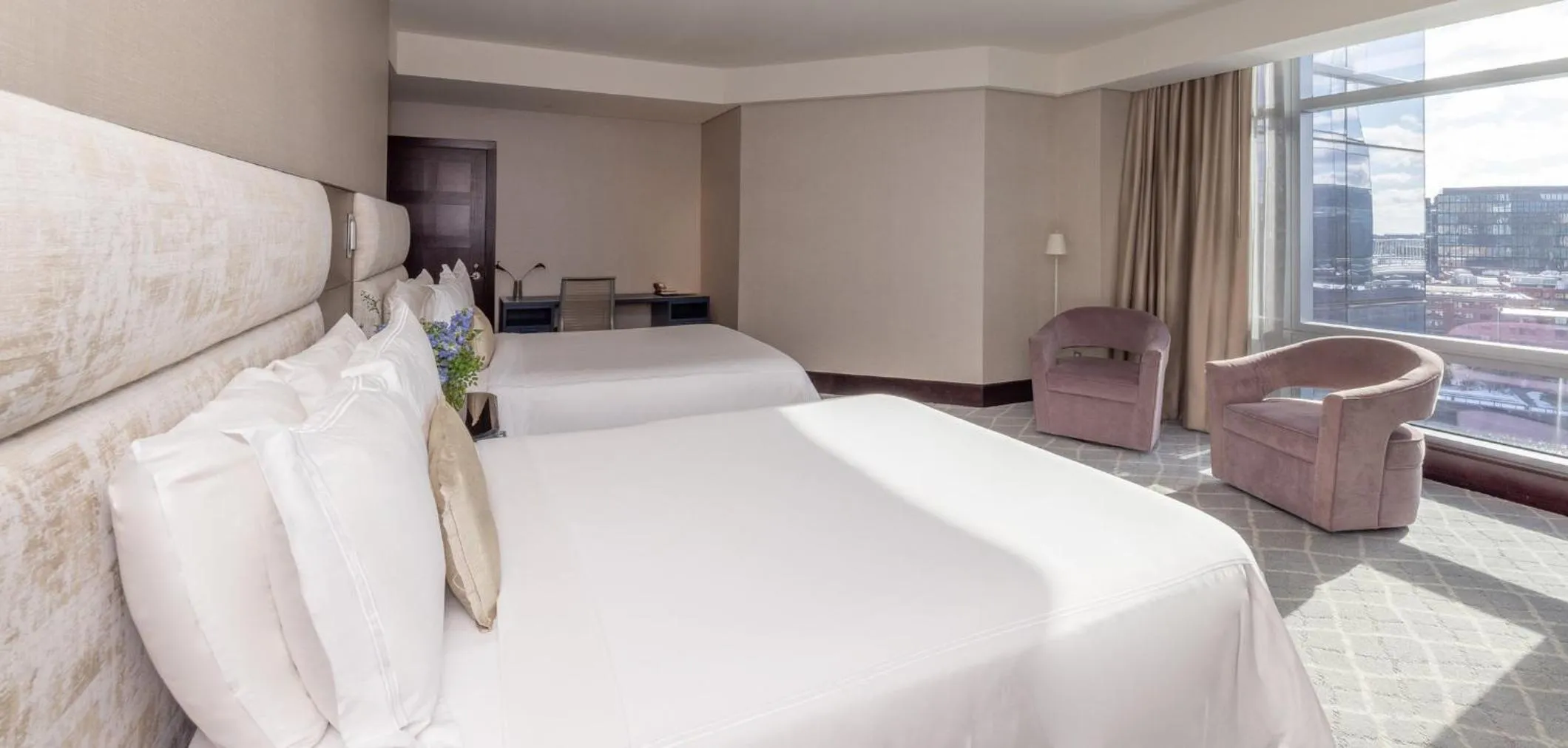 Photo of the whole room, Bed in InterContinental Boston by IHG