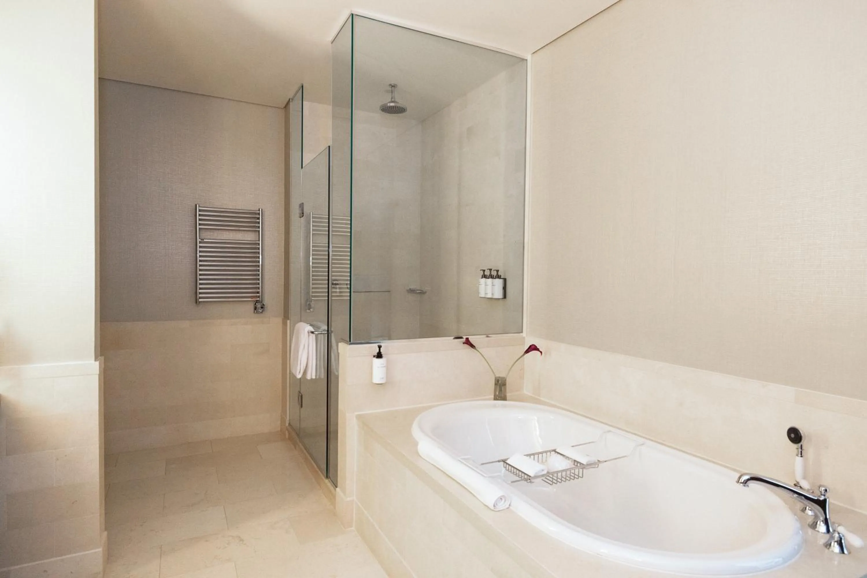 Photo of the whole room in InterContinental Boston by IHG