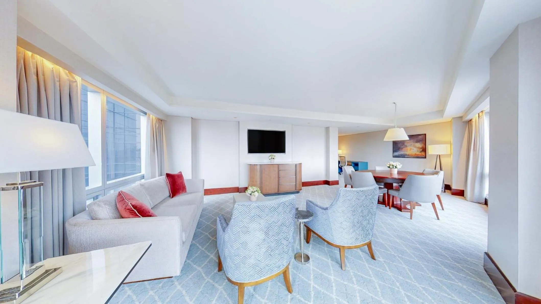 Photo of the whole room, Bed in InterContinental Boston by IHG