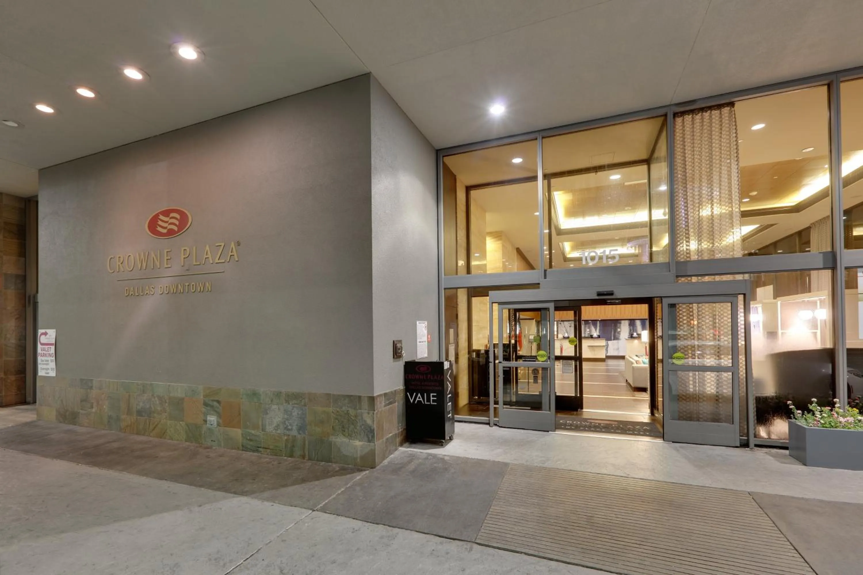 Property building in Crowne Plaza Dallas Downtown by IHG
