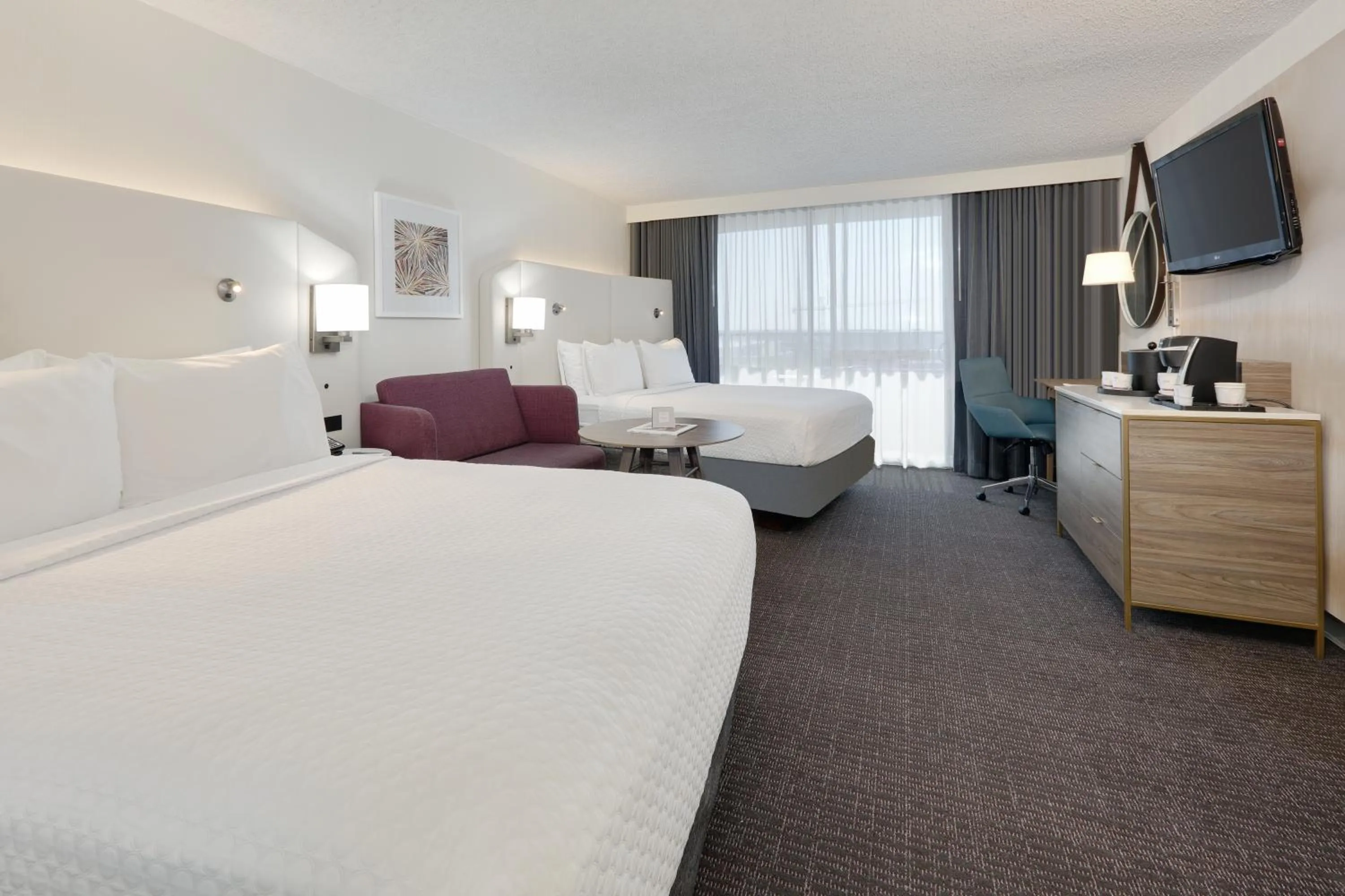 Bedroom, Bed in Crowne Plaza Dallas Downtown by IHG