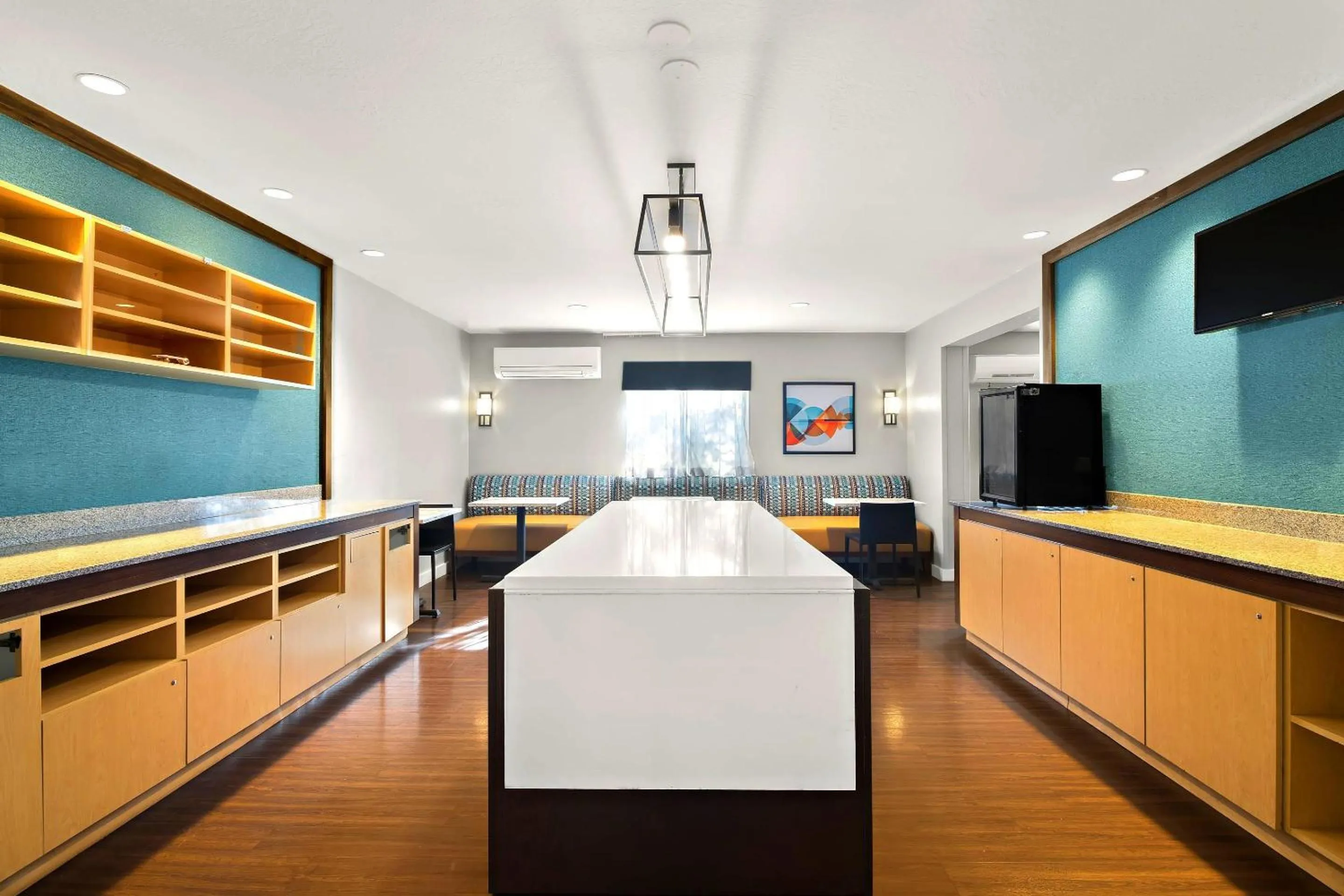 Breakfast in MainStay Suites Salt Lake City Fort Union