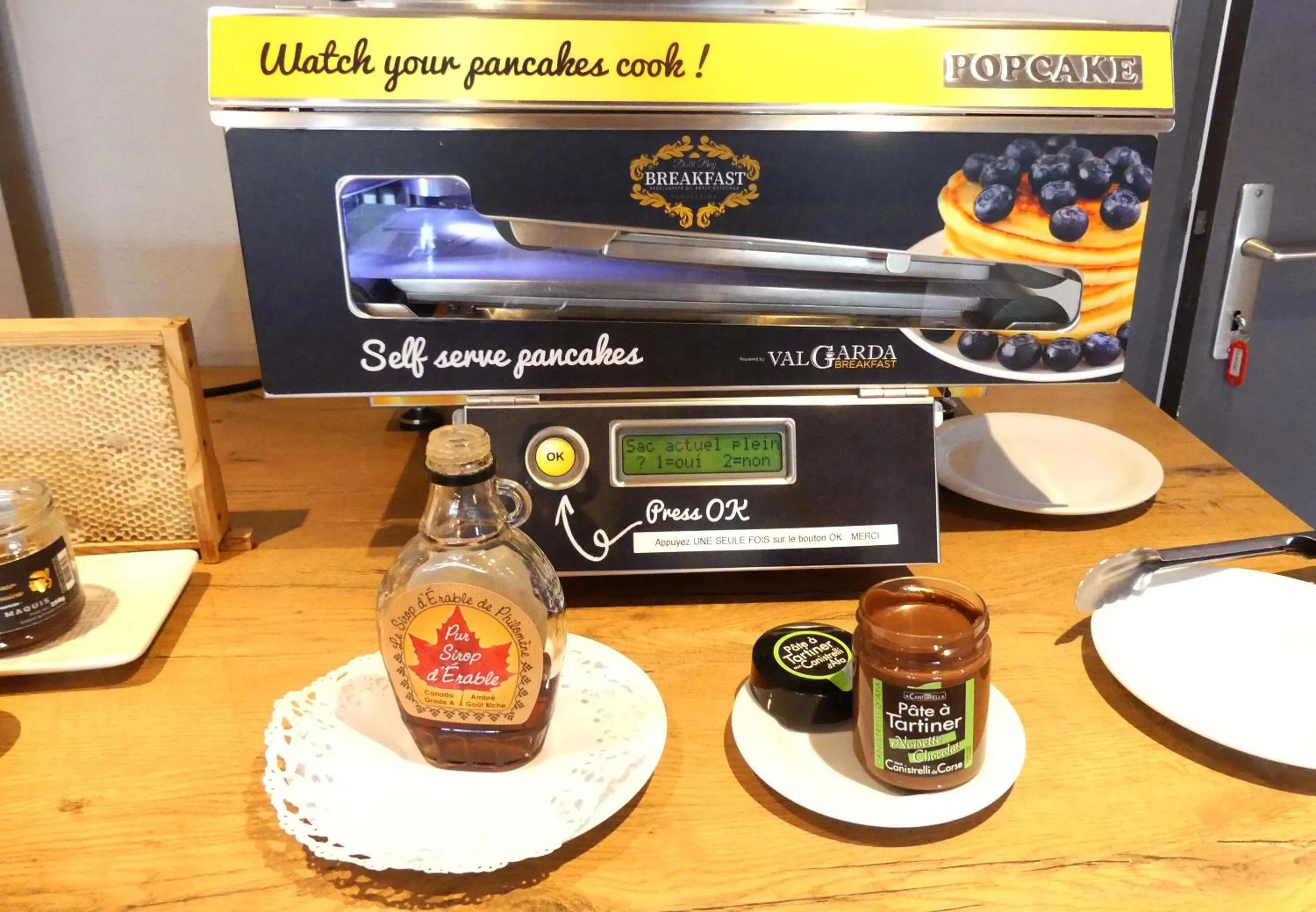 Breakfast in Hôtel La Pinède