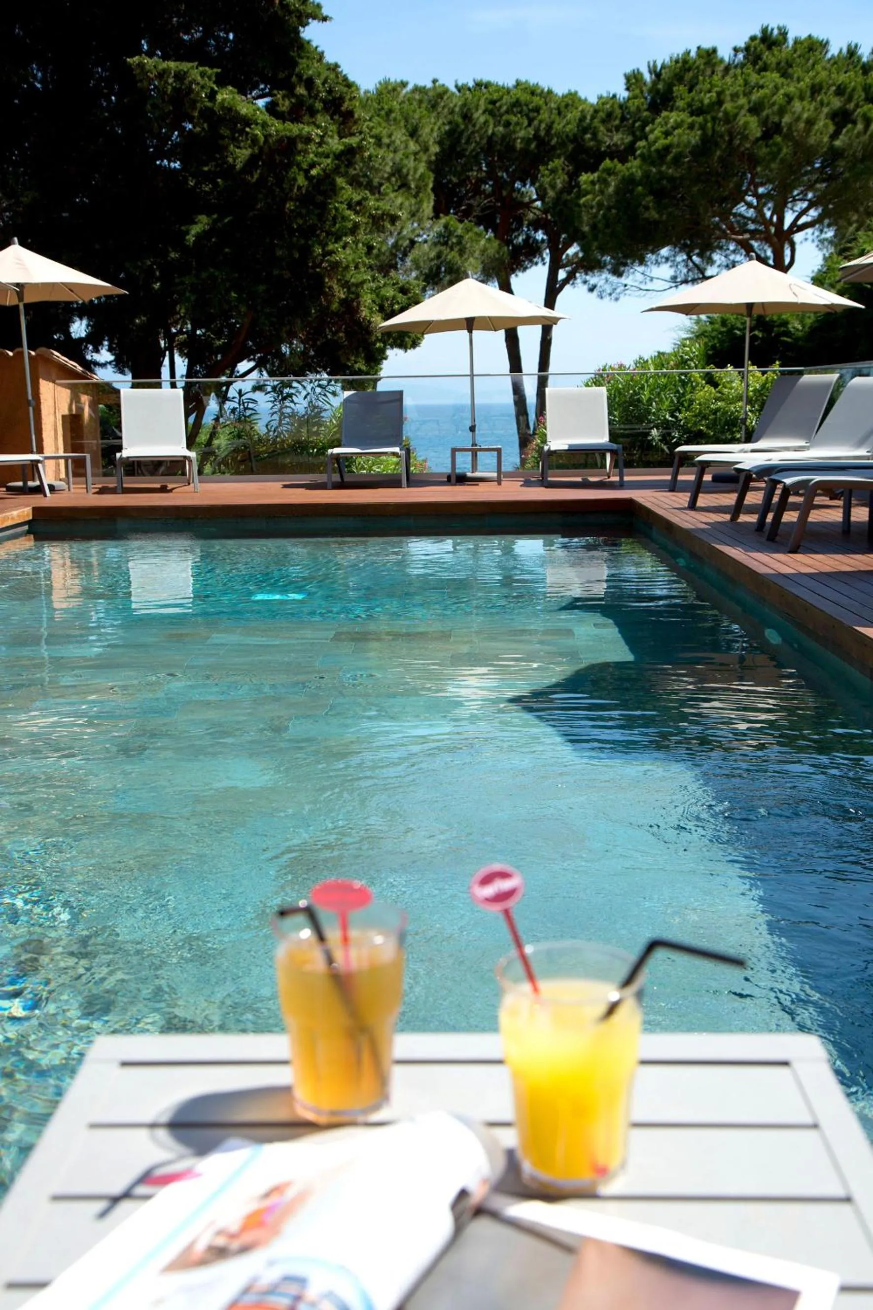 Swimming pool in Hôtel La Pinède