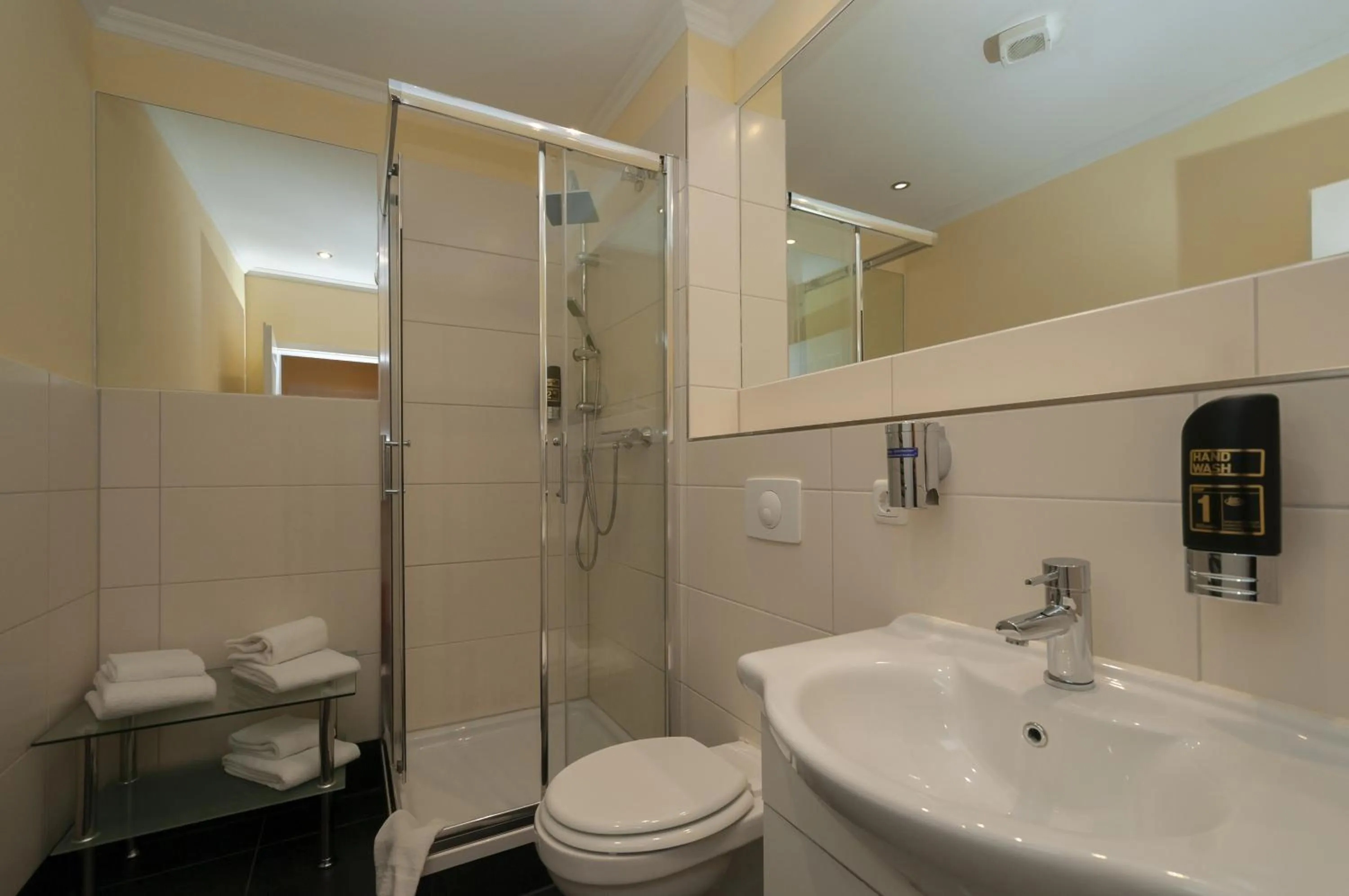 Bathroom in Hotel Grüne Tanne