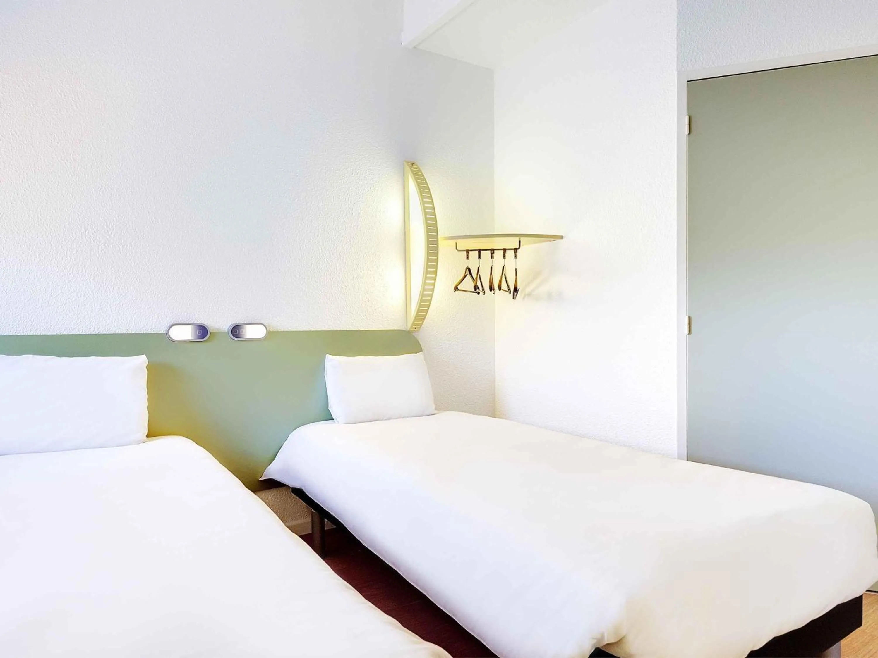 Bedroom, Bed in Ibis Budget Agen