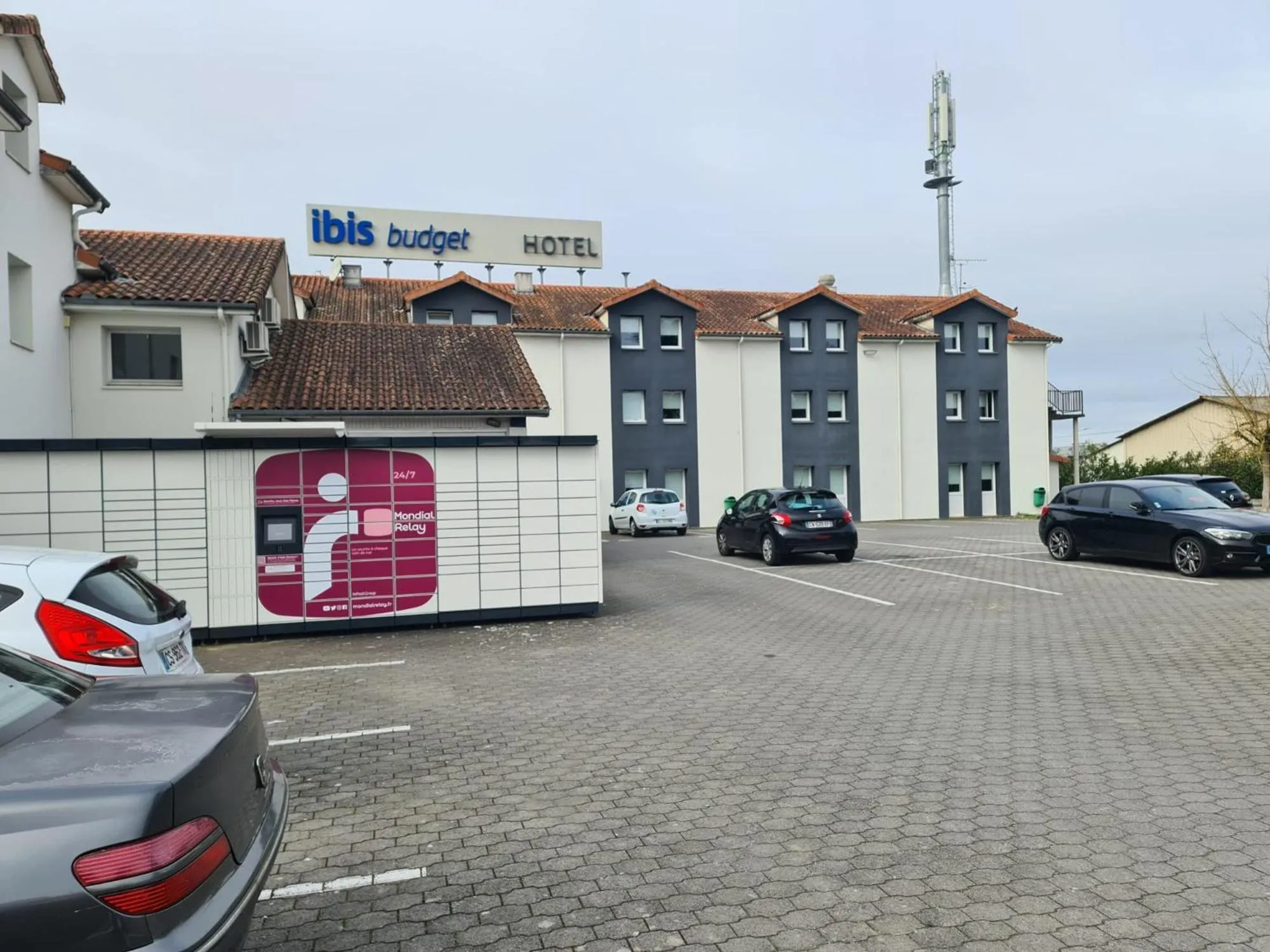 Parking in Ibis Budget Agen