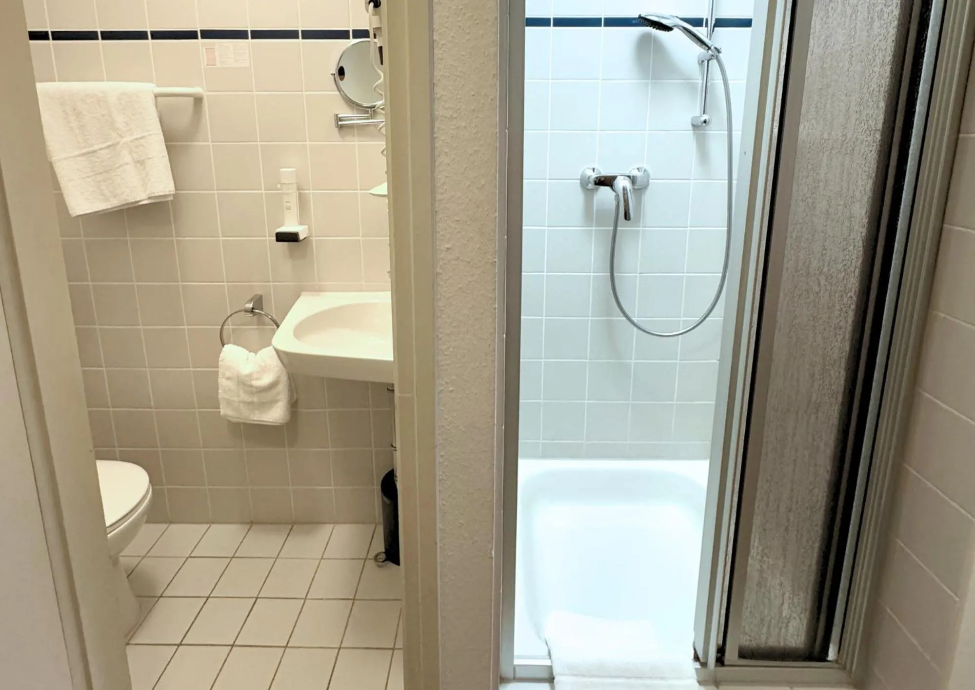 Photo of the whole room in Hotel Goldener Hirsch