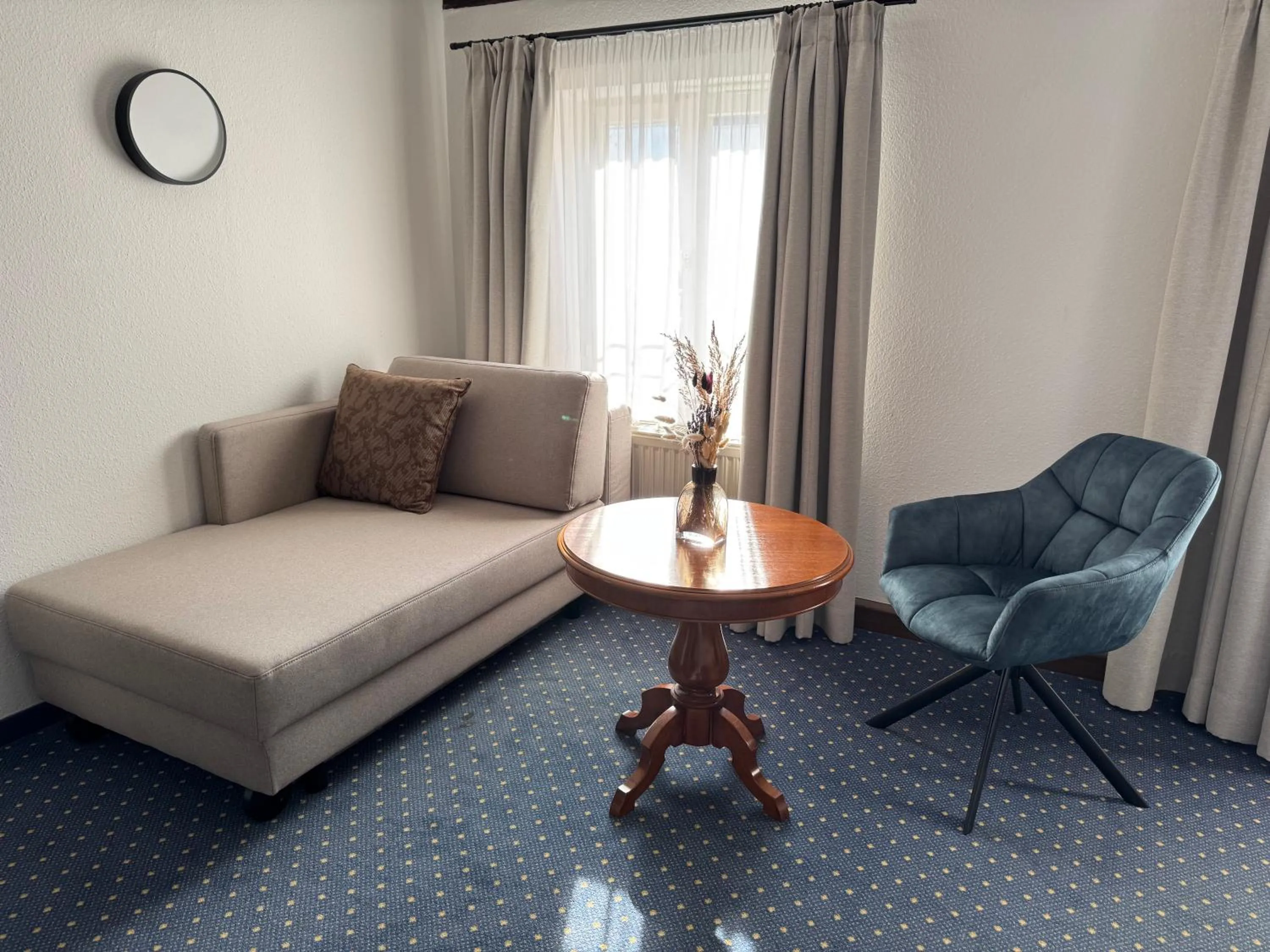 Seating area in Hotel Goldener Hirsch