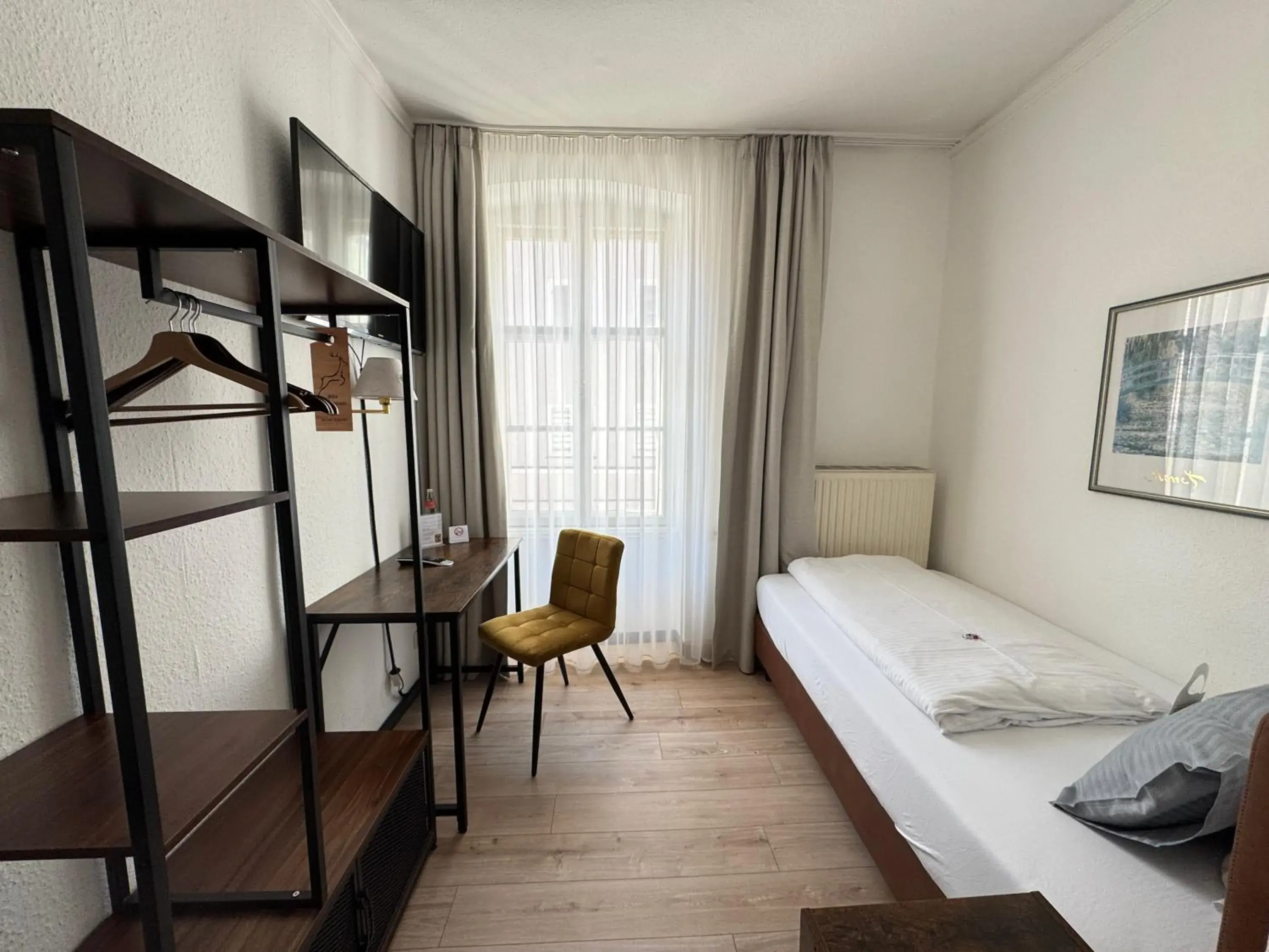 Small Single Room - single occupancy in Hotel Goldener Hirsch Small Single Room - single occupancy in Hotel Goldener Hirsch