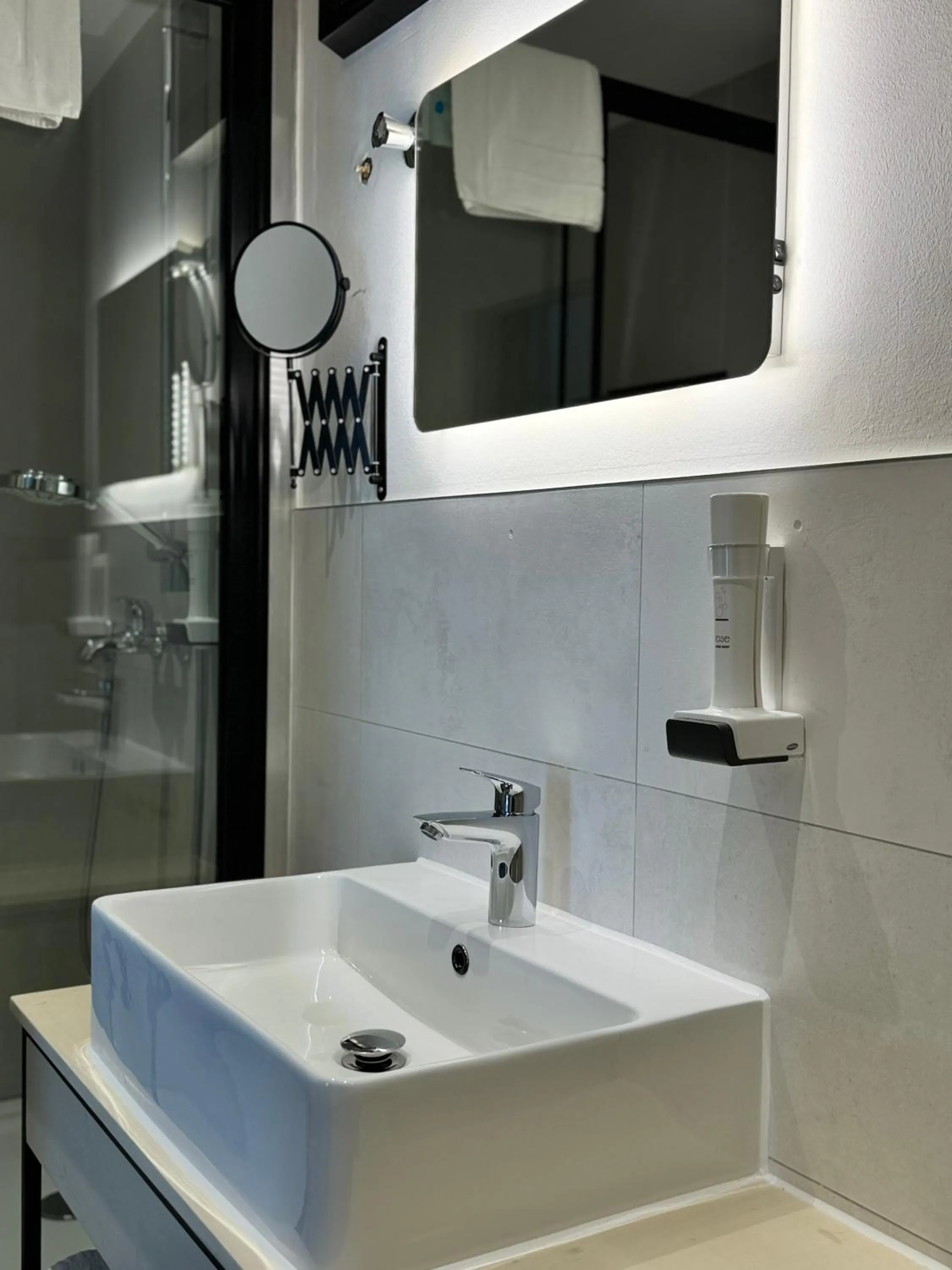 Bathroom in Hotel Goldener Hirsch