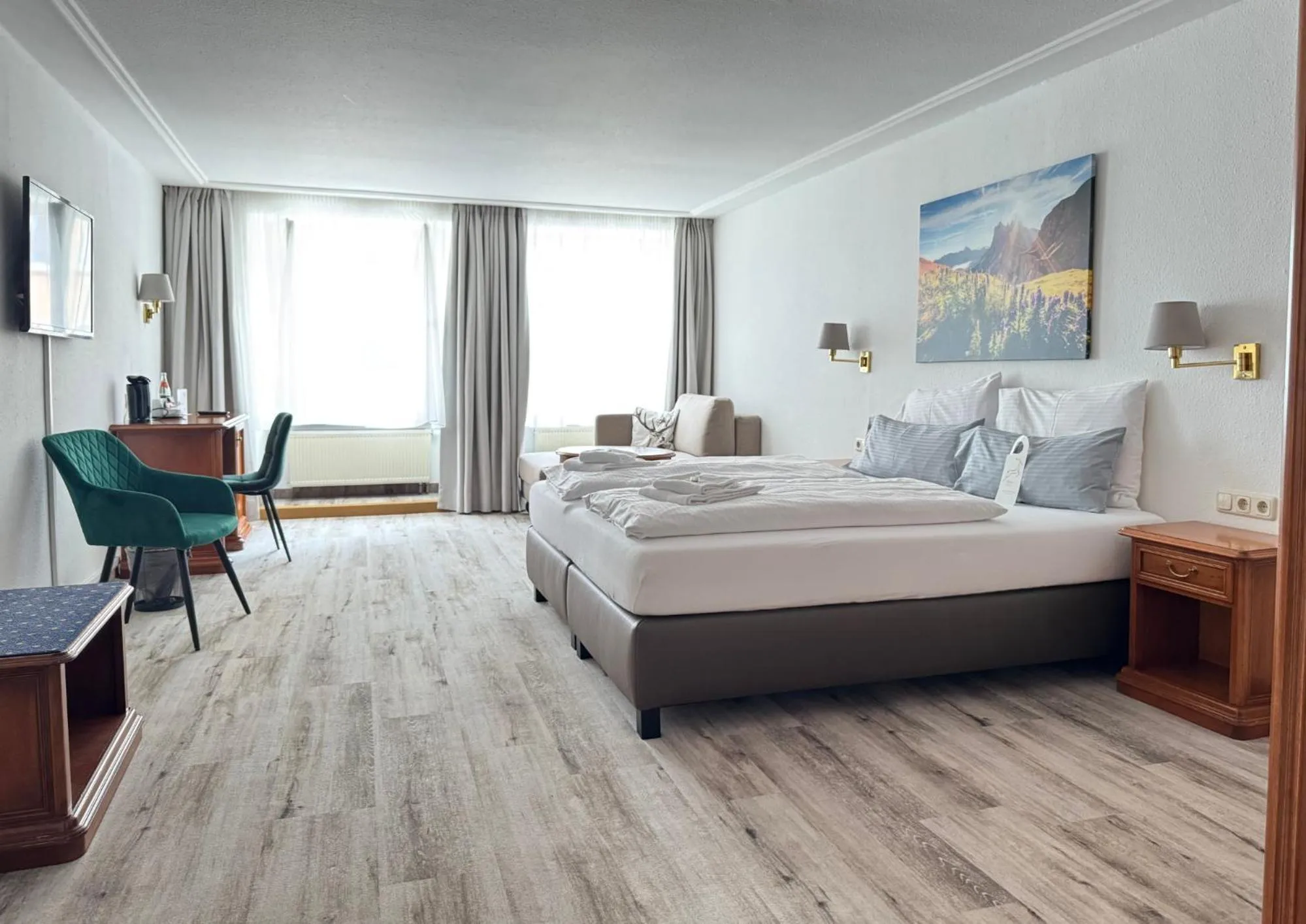 Photo of the whole room, Bed in Hotel Goldener Hirsch