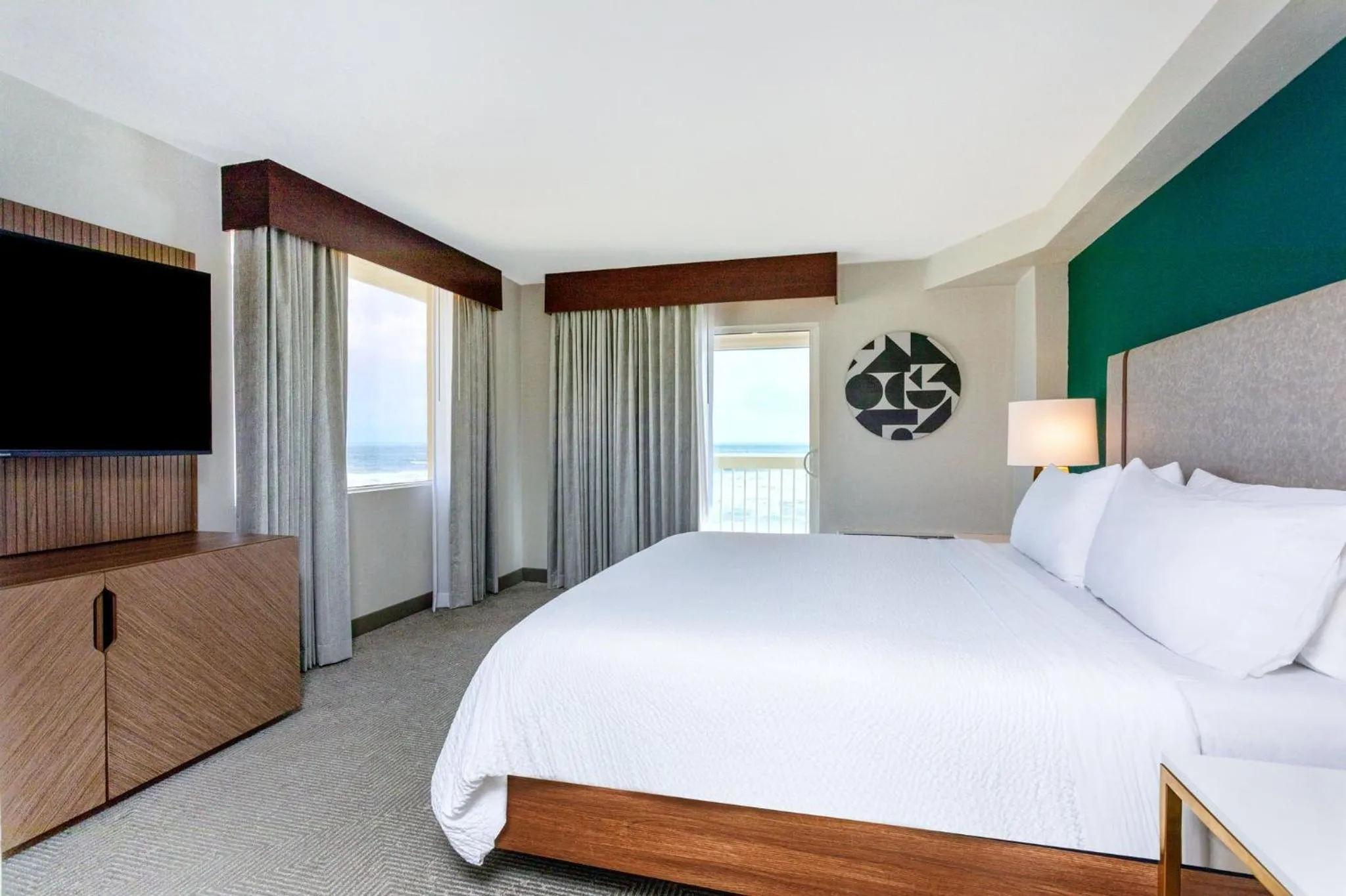 Photo of the whole room, Bed in Holiday Inn Hotel & Suites Daytona Beach On The Ocean by IHG