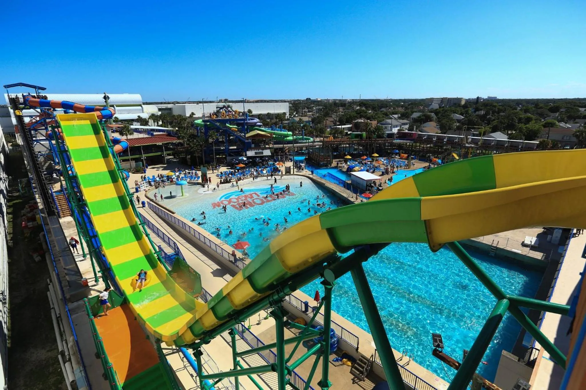 Area and facilities in Holiday Inn Hotel & Suites Daytona Beach On The Ocean by IHG