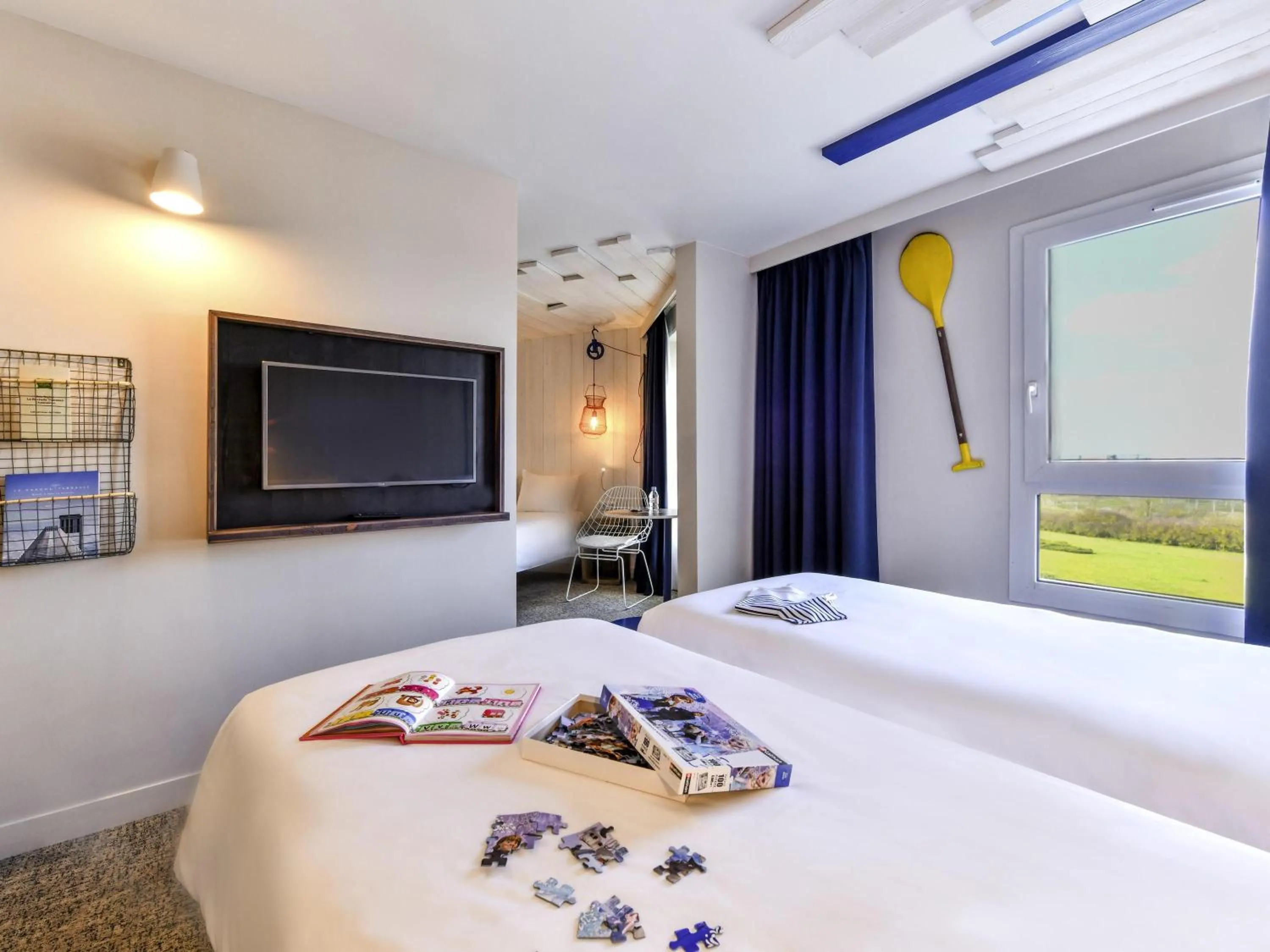 Bedroom, Bed in ibis styles La Rochelle Thalasso Chatelaillon