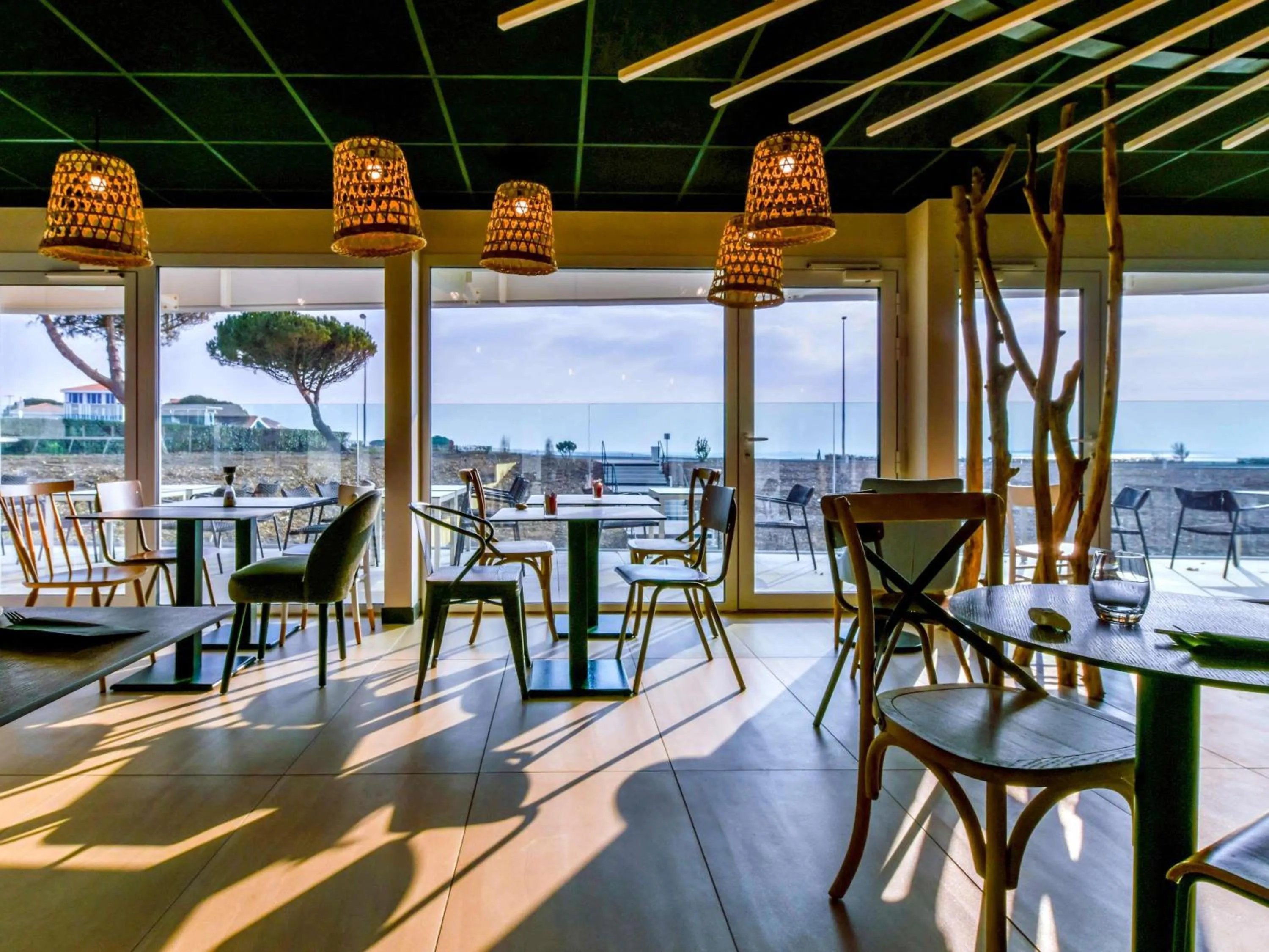 Restaurant/places to eat in ibis styles La Rochelle Thalasso Chatelaillon