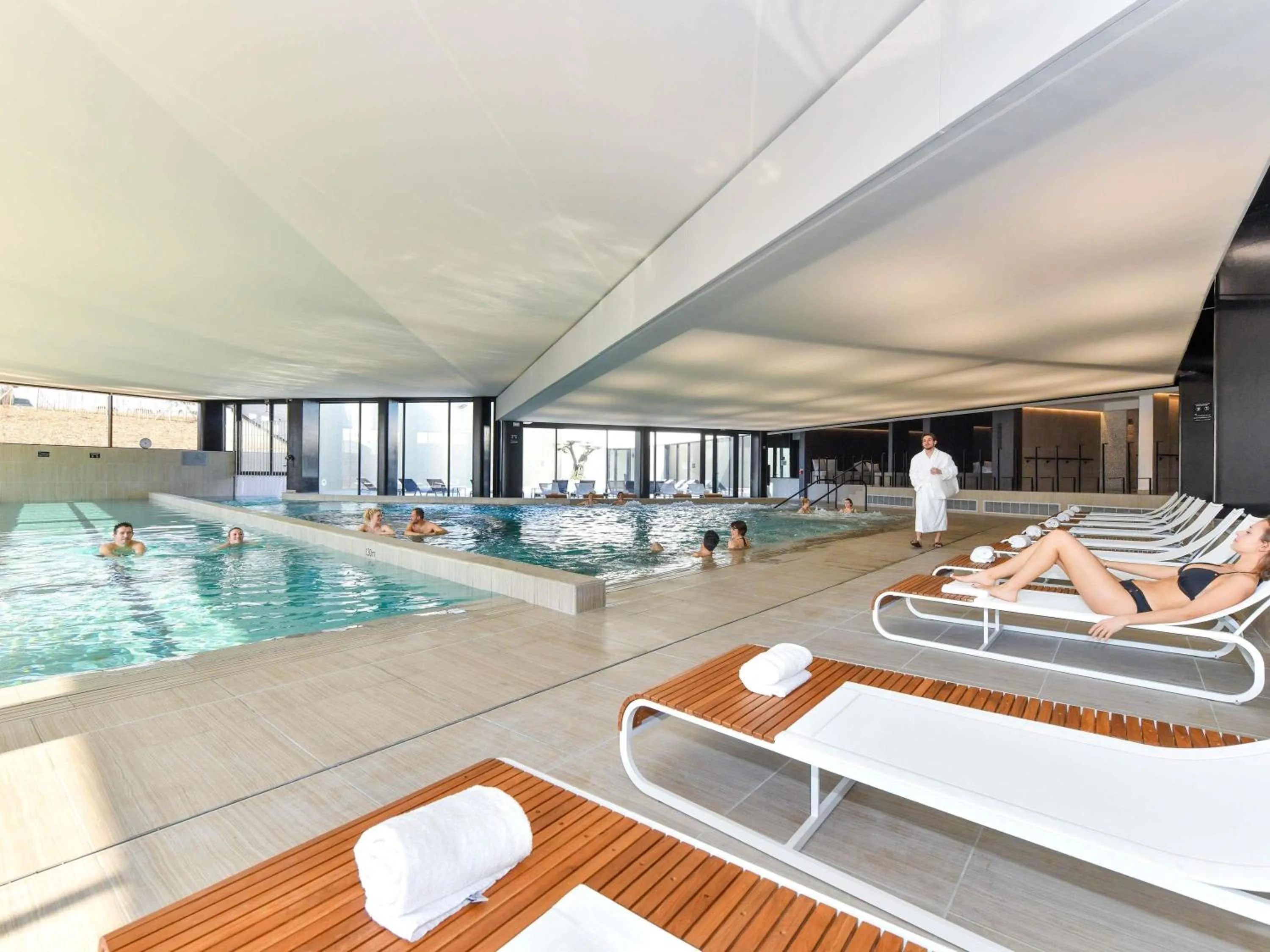 Bedroom in ibis styles La Rochelle Thalasso Chatelaillon