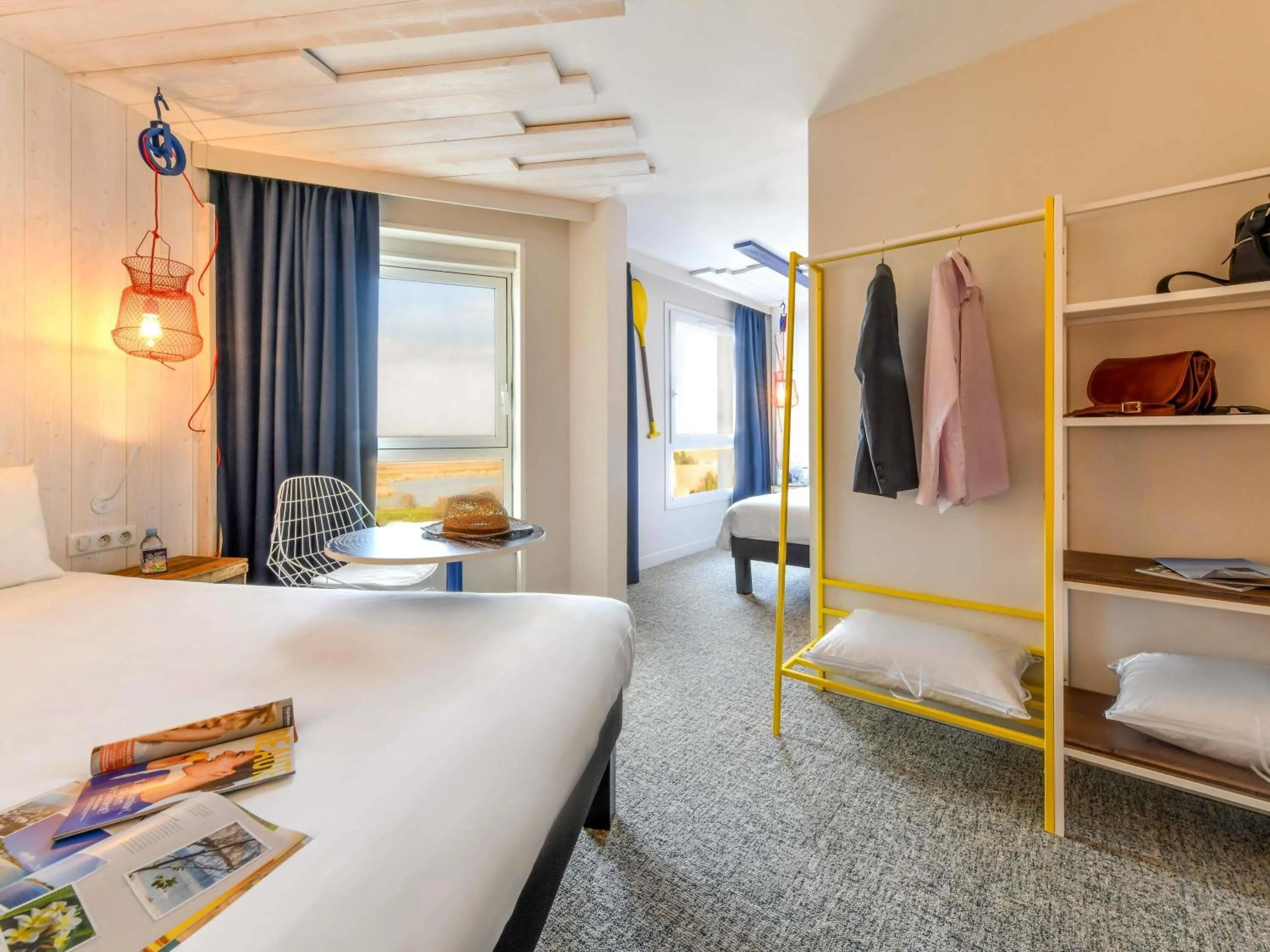 Bedroom, Bed in ibis styles La Rochelle Thalasso Chatelaillon