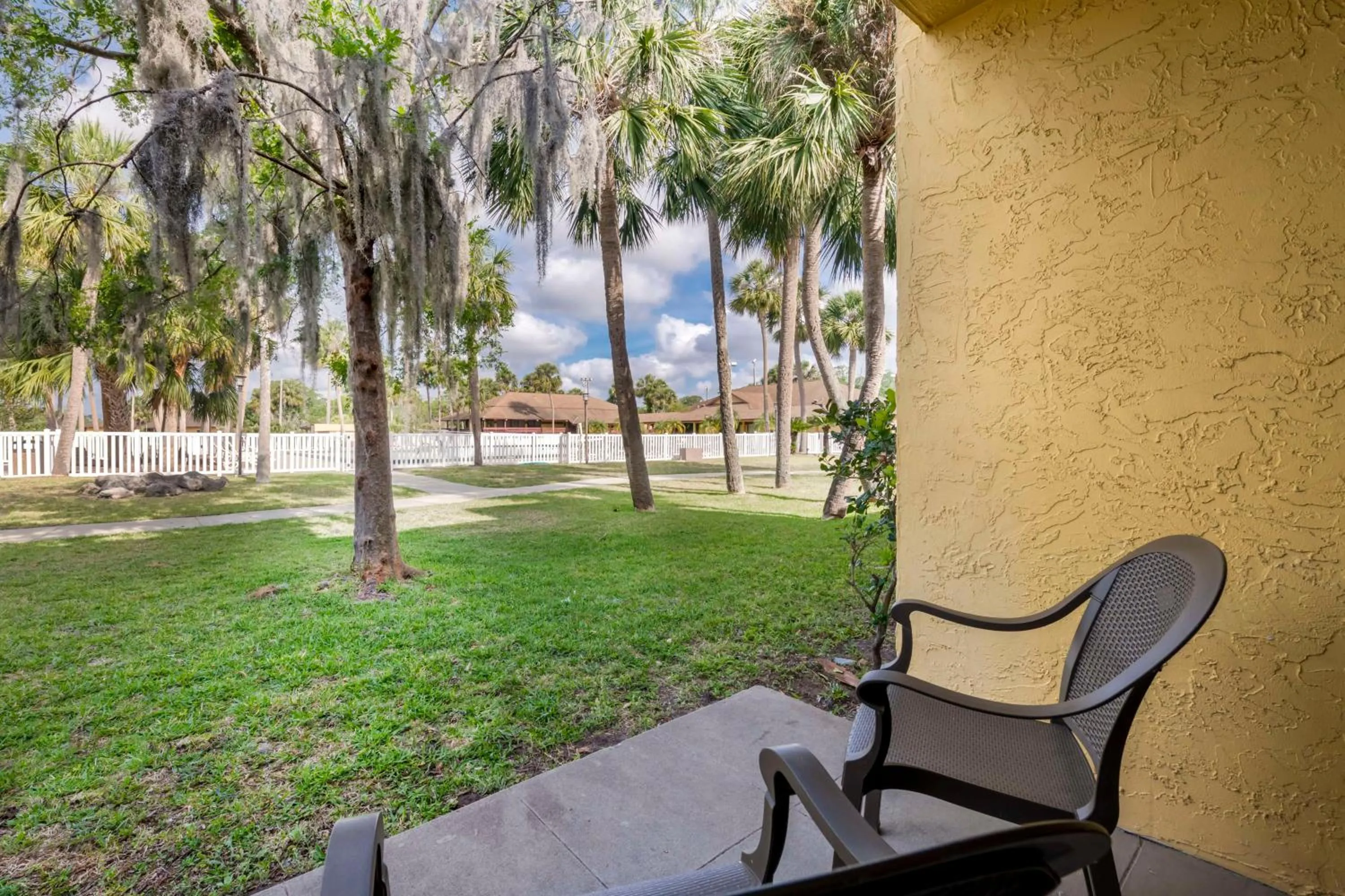 Bedroom in Best Western International Speedway Hotel