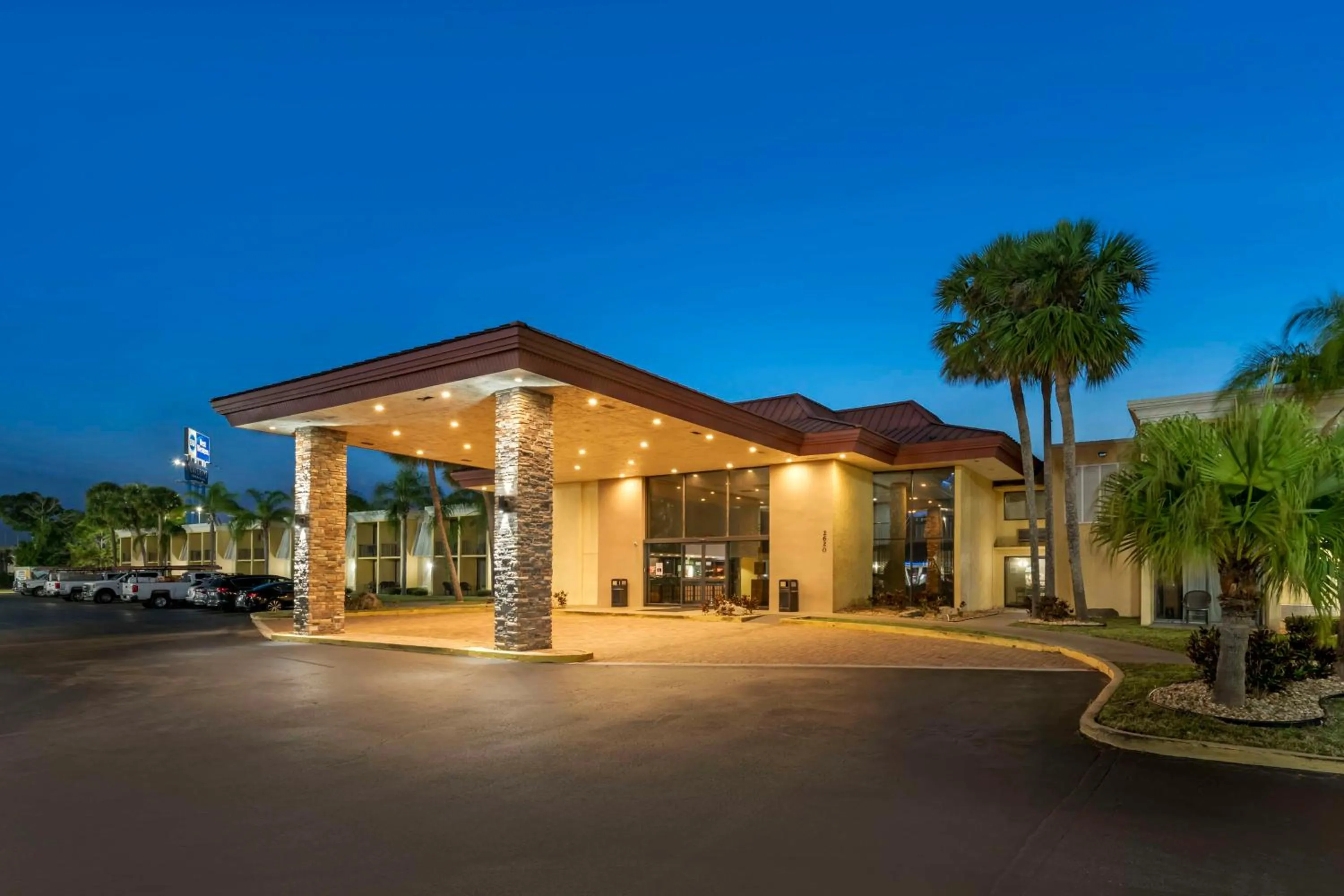 Property building in Best Western International Speedway Hotel