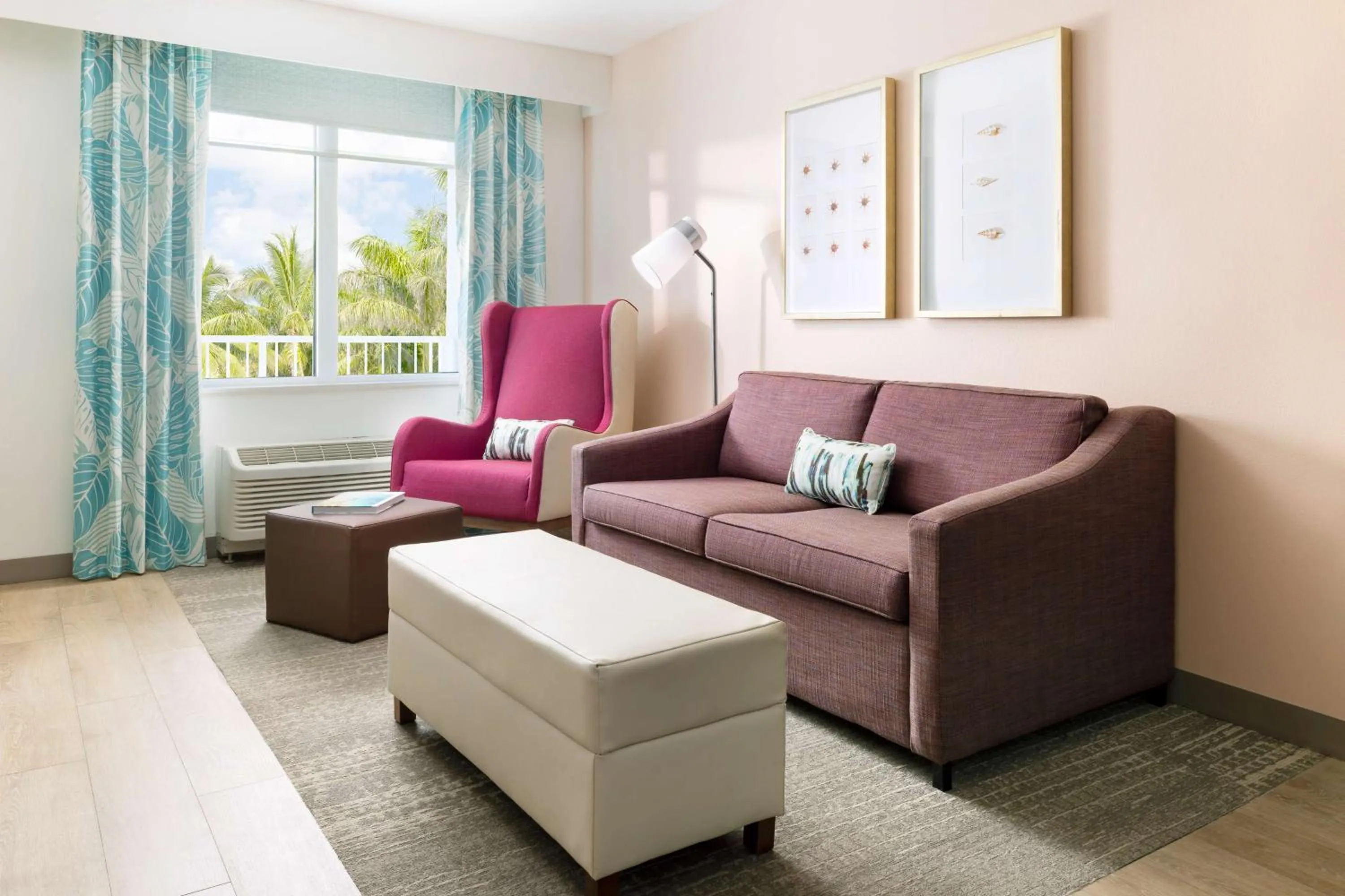 Living room in Hilton Garden Inn Key West / The Keys Collection