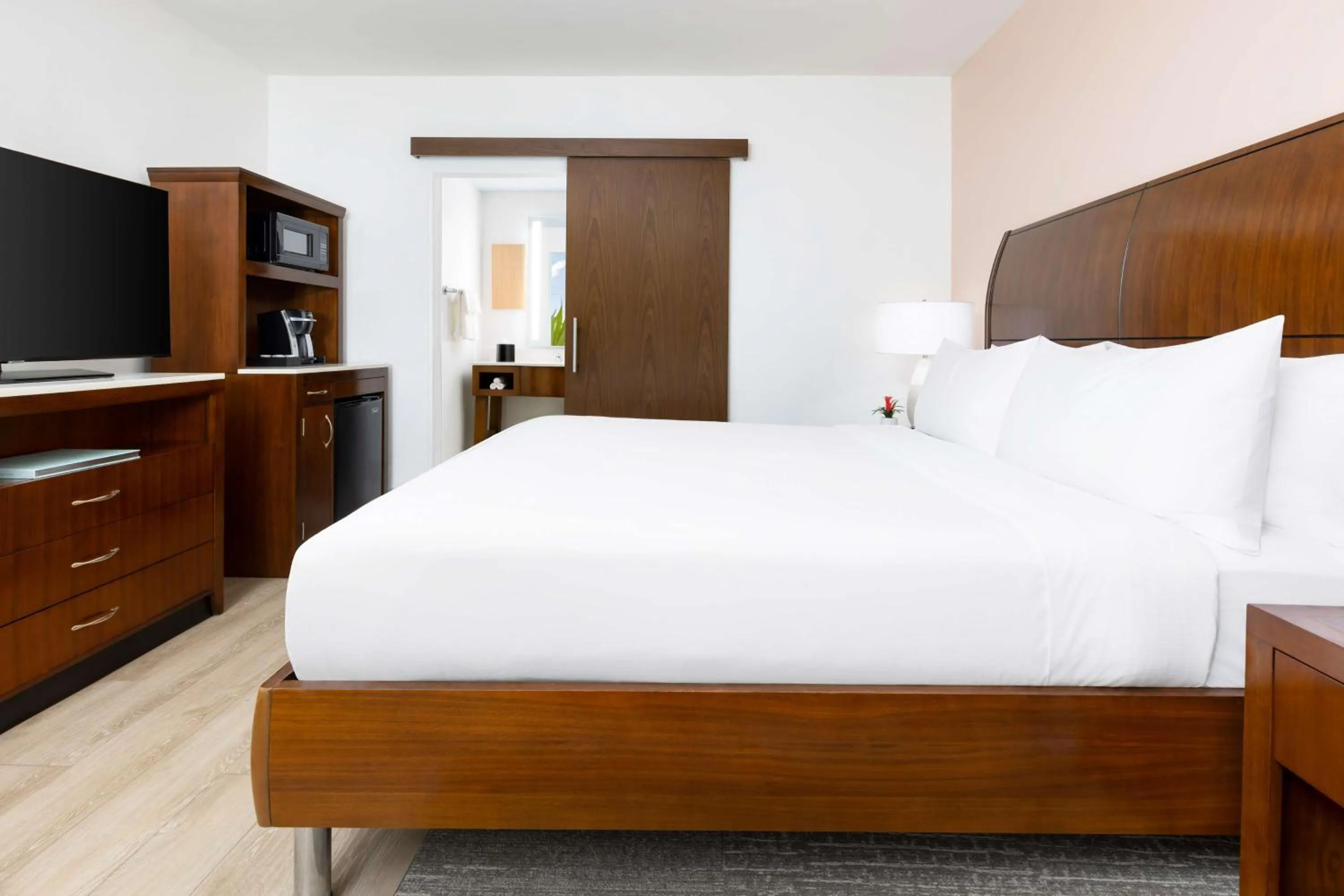 Bedroom, Bed in Hilton Garden Inn Key West / The Keys Collection