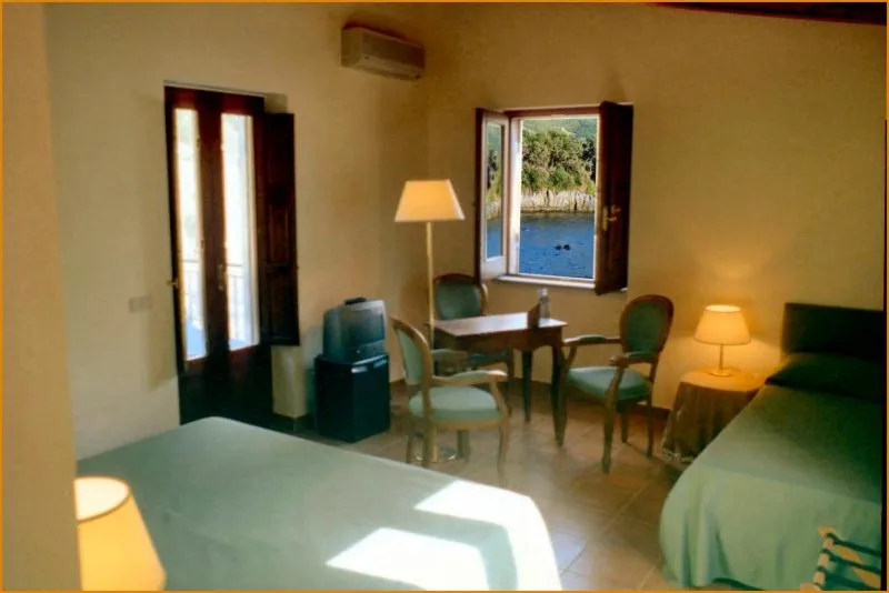 Bedroom, Bed in illicini stabilimento balneare e albergo