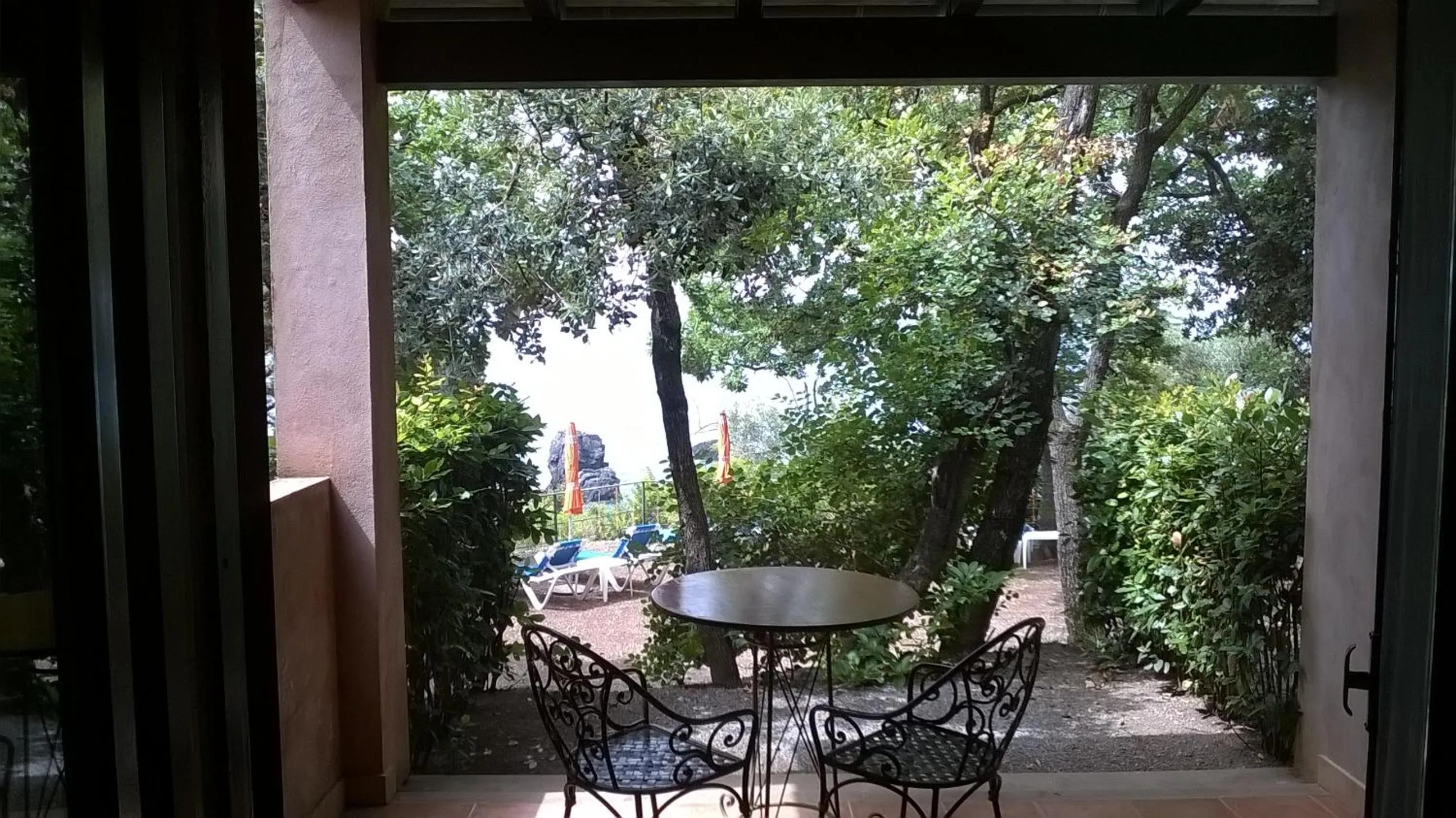 Patio in illicini stabilimento balneare e albergo