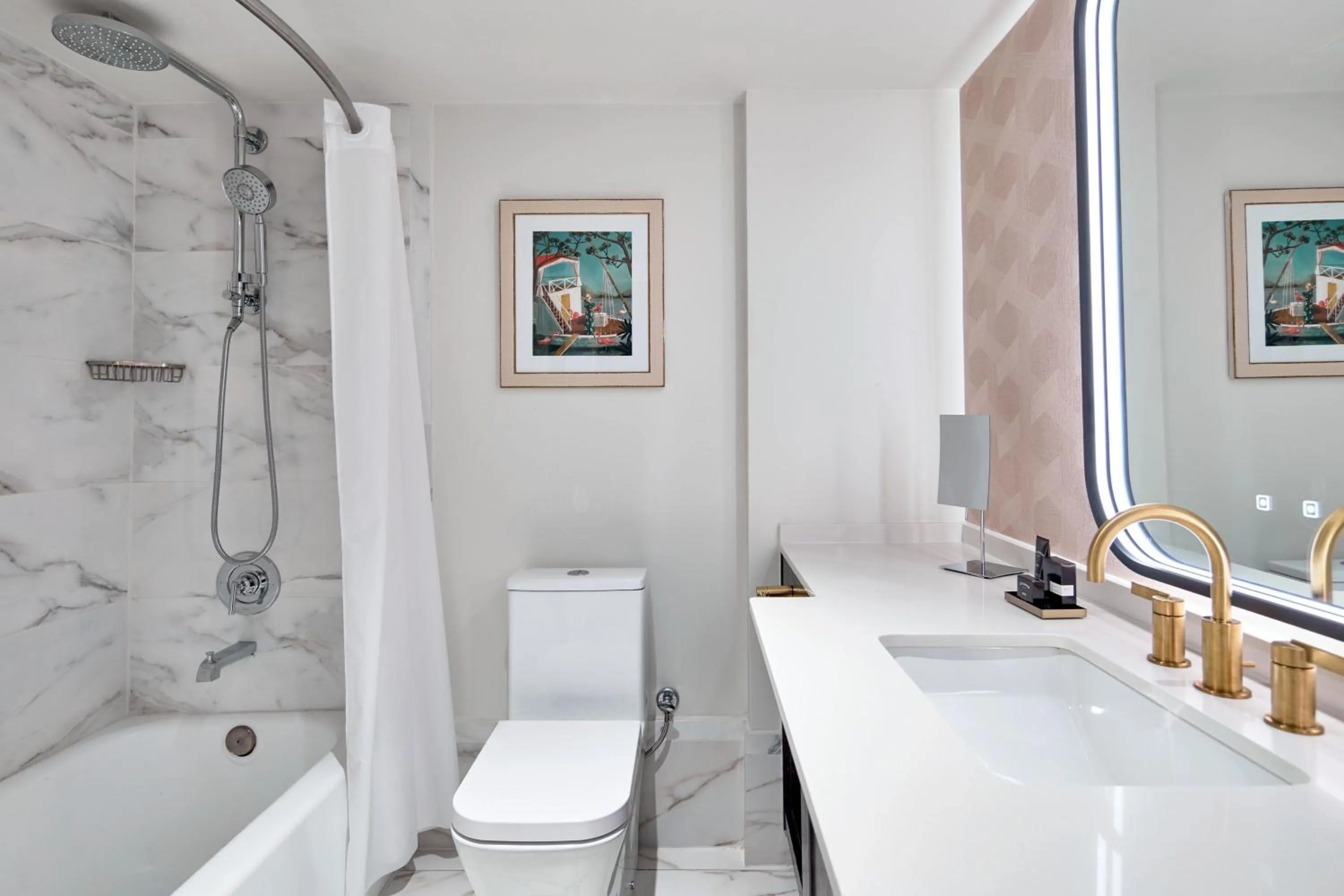 Bathroom in La Concha Key West, Autograph Collection