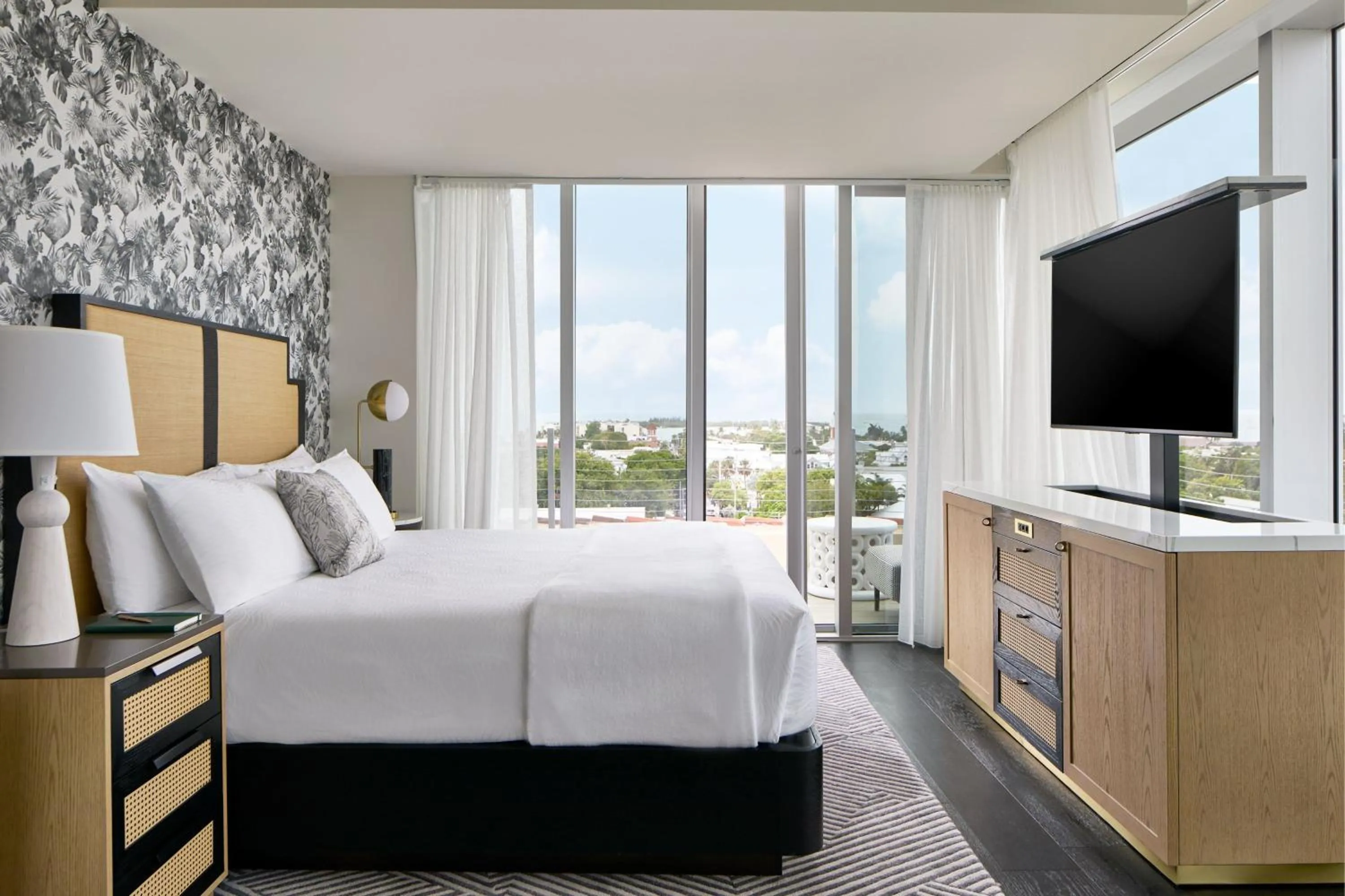 Photo of the whole room, Bed in La Concha Key West, Autograph Collection